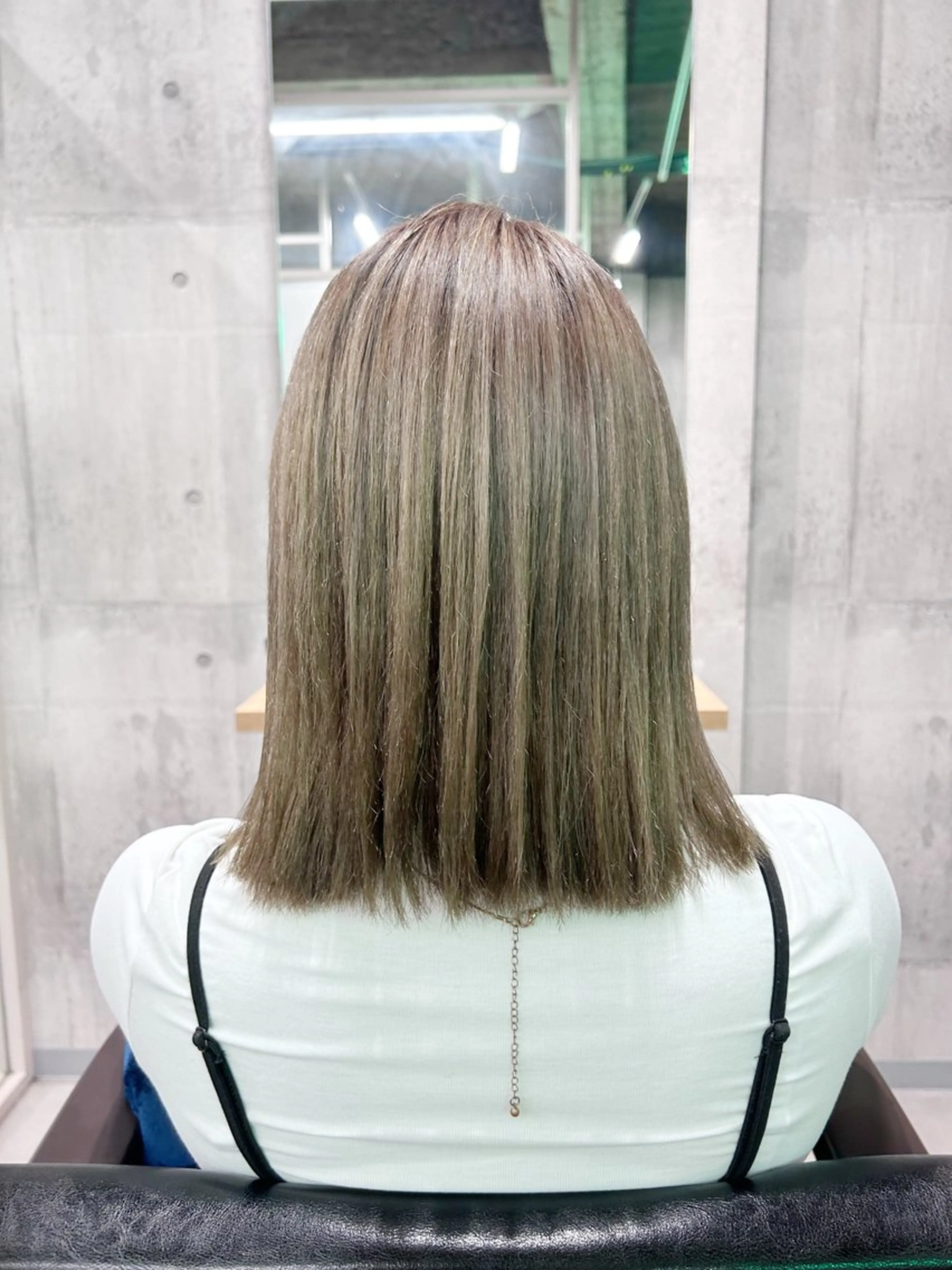 ミディアム カラー ブリーチ ヘアカラー トリートメント newi赤羽 ✂️KEN✂️のヘアスタイル