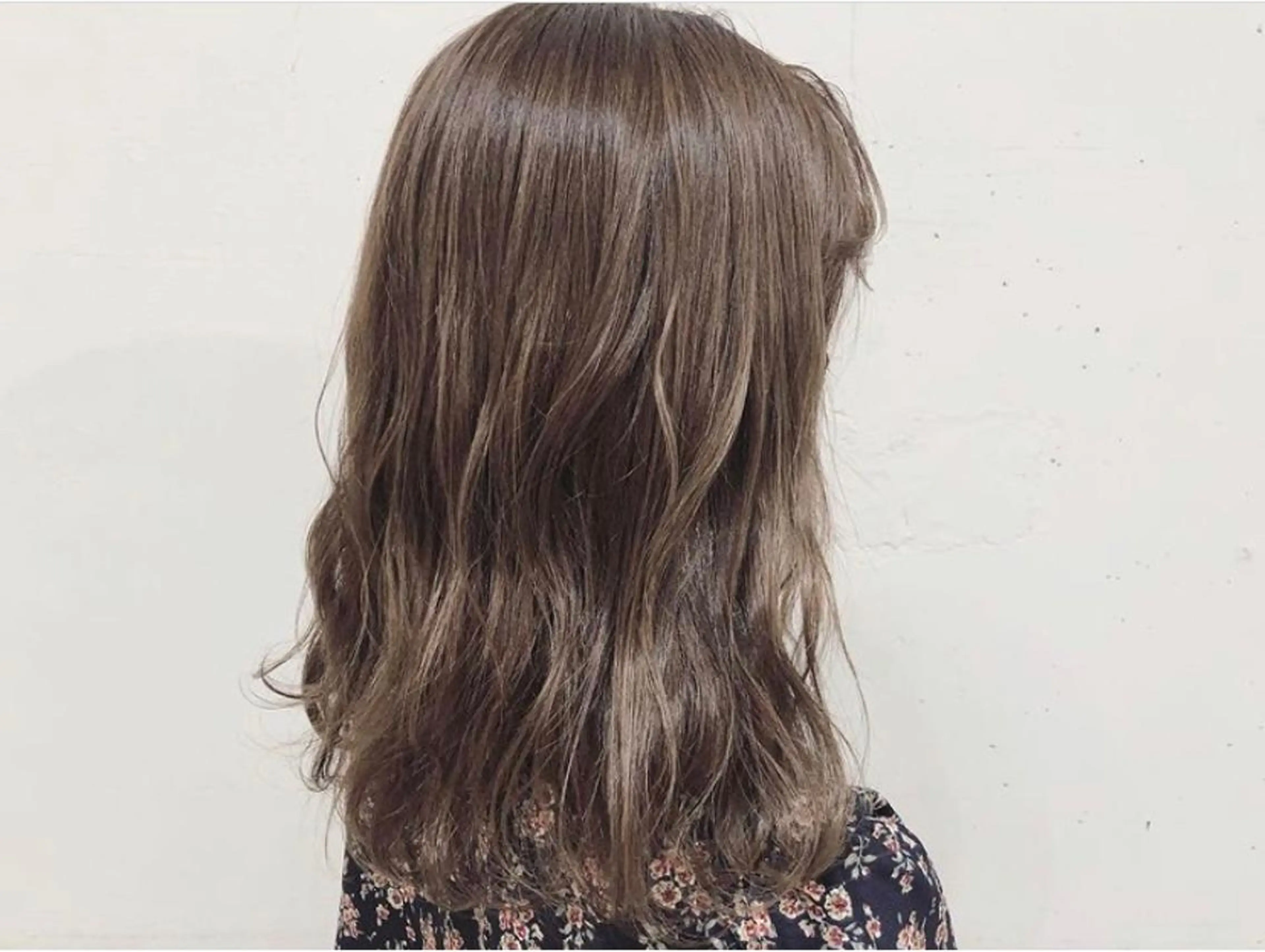 ロング カラー ハイライトカラー ハイライト トリートメント ヘアカラー 髪質改善/艶カラー 🎀レイヤーカットのヘアスタイル