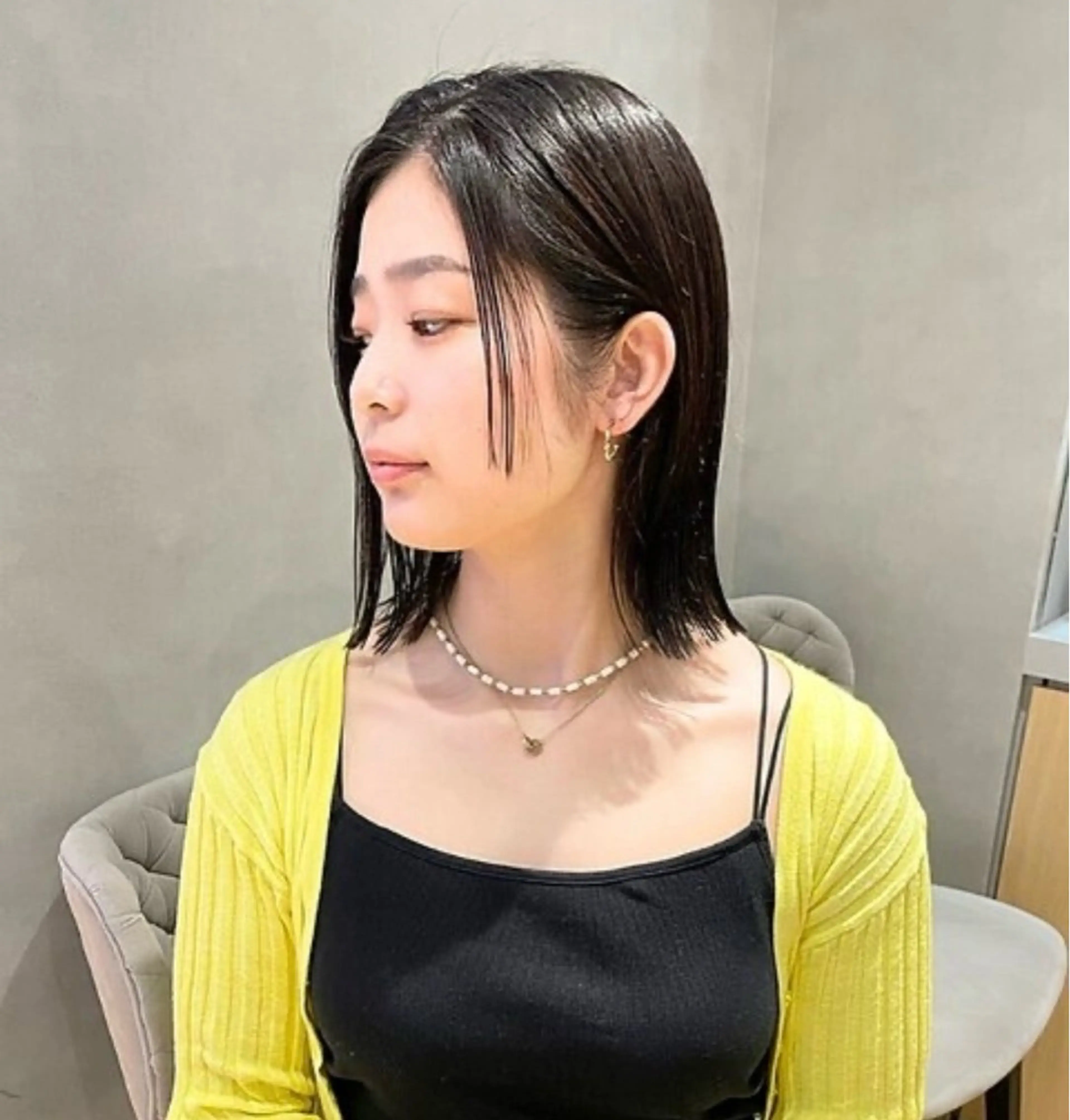 ミディアム カット 樋口 美咲のヘアスタイル
