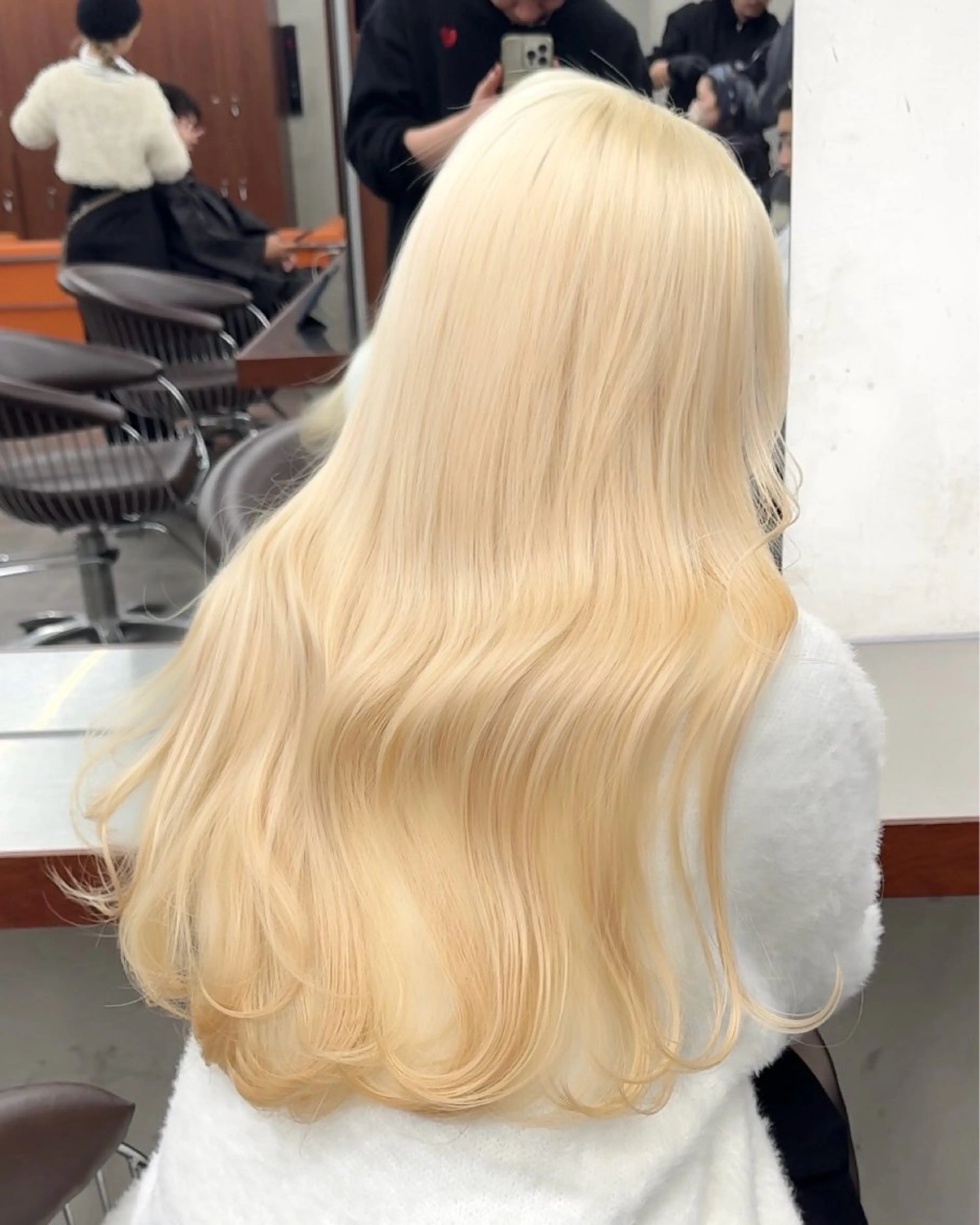 ロング カラー アッシュ ベージュカラー ブリーチ ケアブリーチ ダブルカラー カット ヘアカラー トリートメント ブリーチ　ハイトーン 特化🌈フジタハルキのヘアスタイル