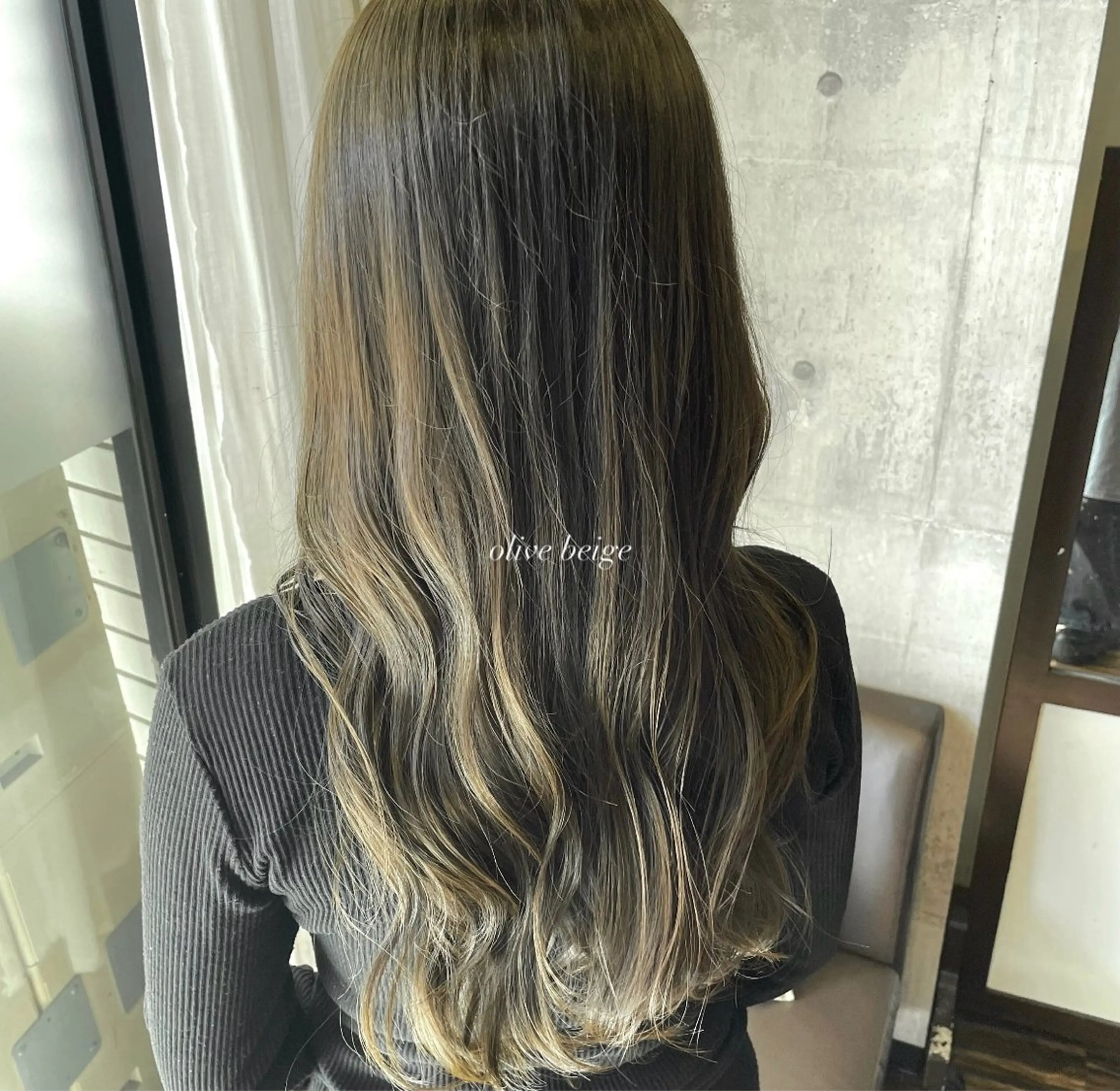 ロング カラー 透明感カラー 池嵜 美尋のヘアスタイル