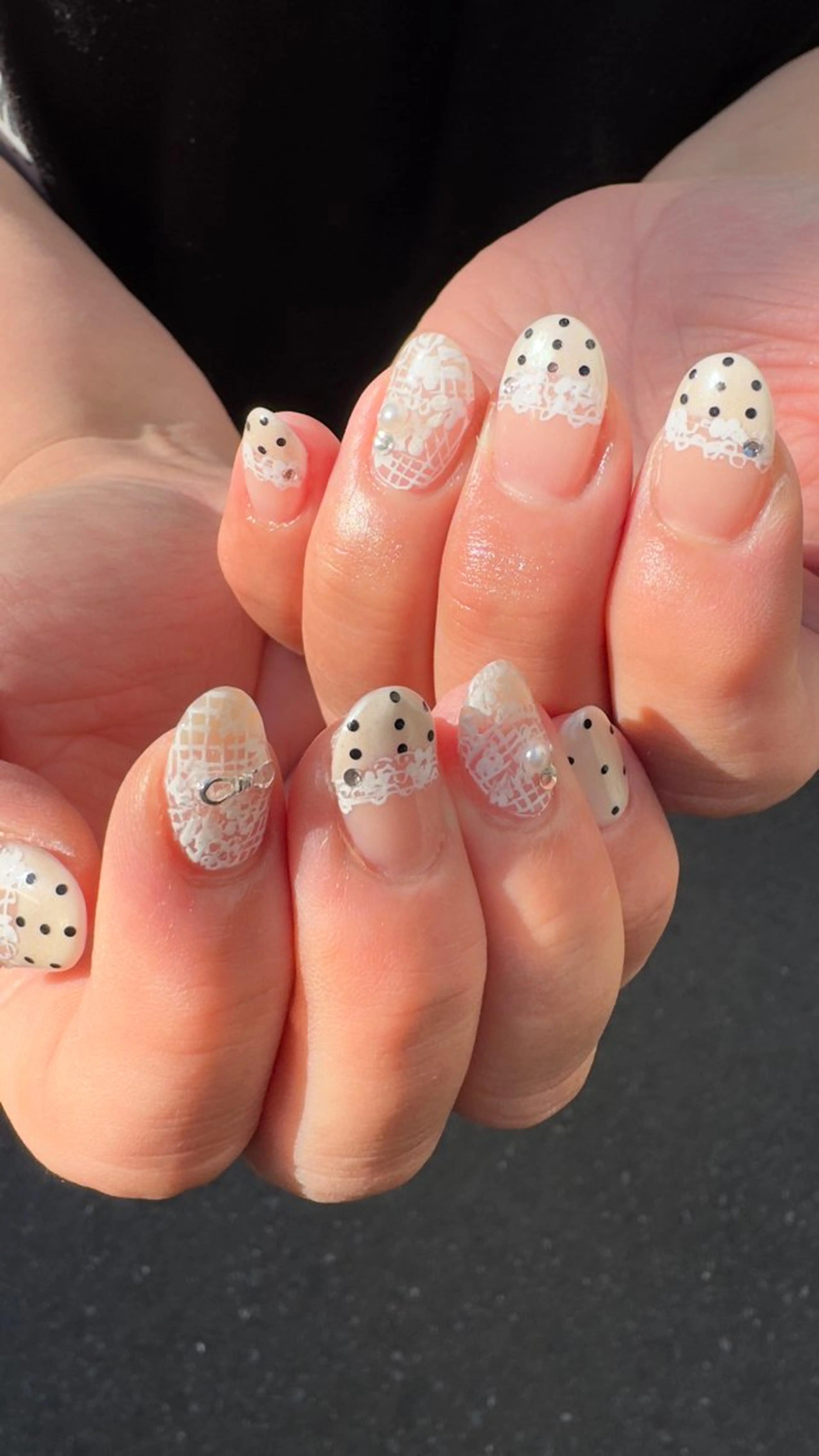 ネイル フラッシュネイル ホログラムネイル 韓国ネイル レース ラメ(グリッター) ハンドネイル MH_ Nailのネイルデザイン