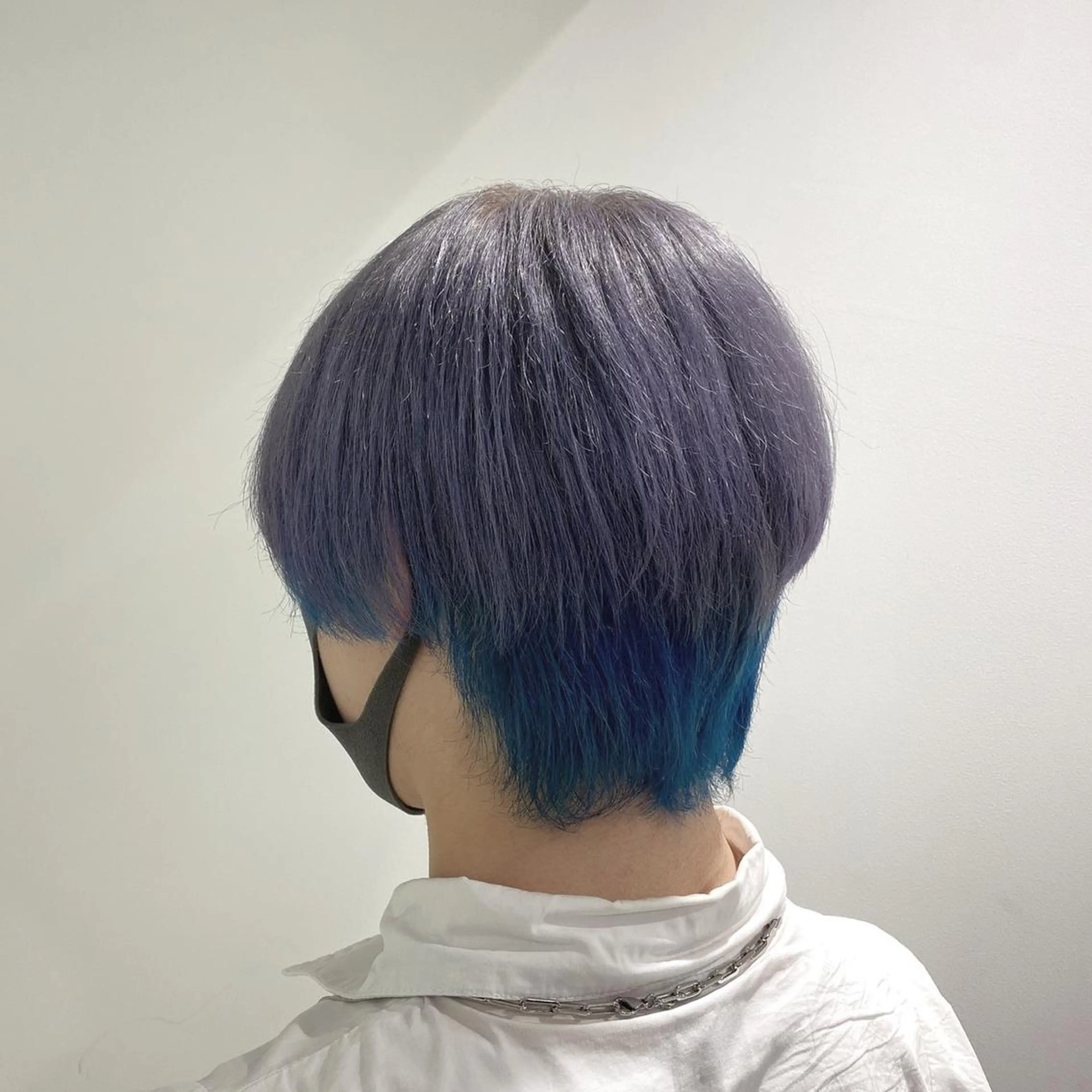 ショート カラー パーマ ヘアアレンジ メンズ キッズ ネイル マツエク・マツパ ブルーカラー シルバー ブルー シルバー スパイキー/フェザー /波巻き/かいとのヘアスタイル
