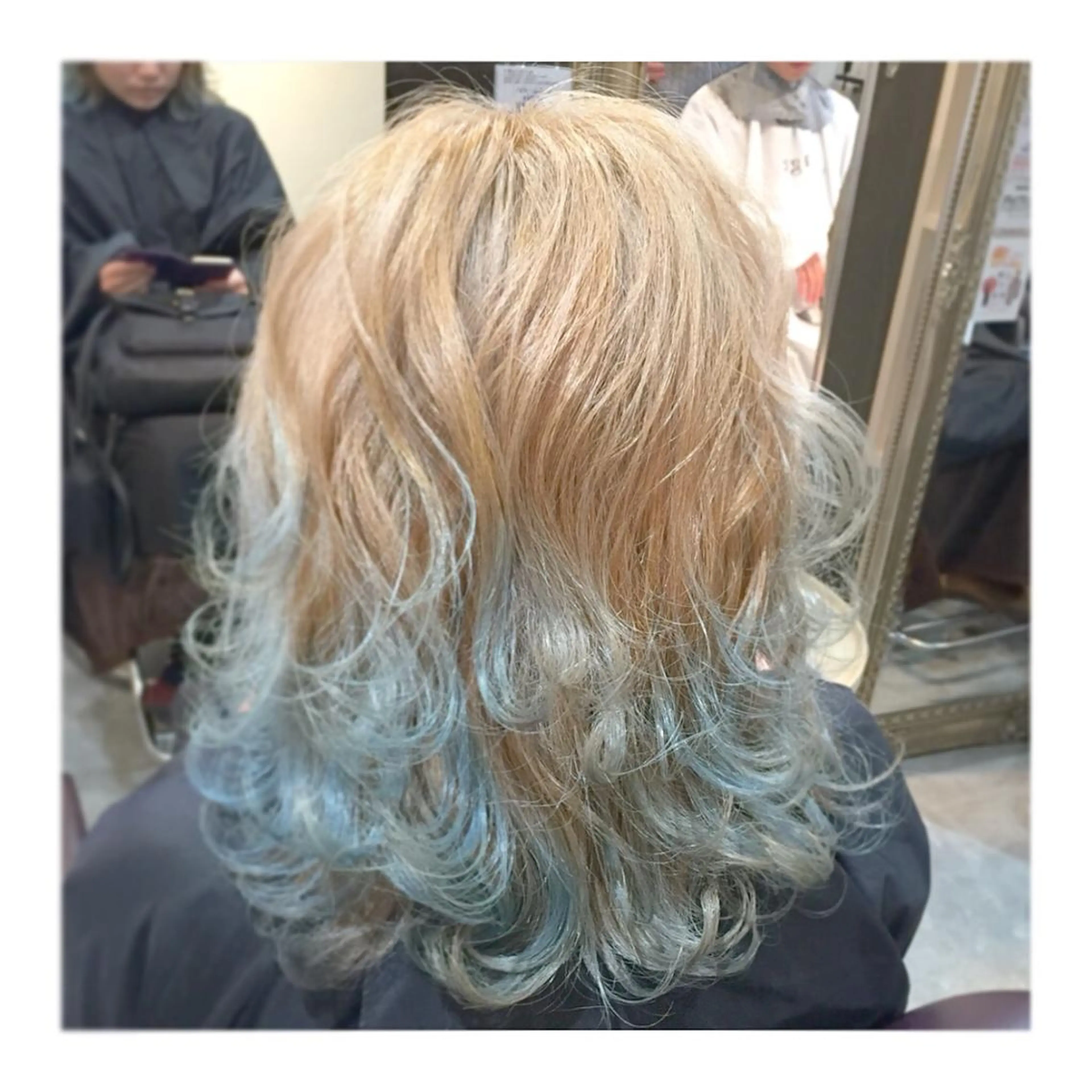 ミディアム カラー ブリーチ ブルーカラー ハイトーンカラー 佐藤 奈佳子 サトウ ナカコのヘアスタイル