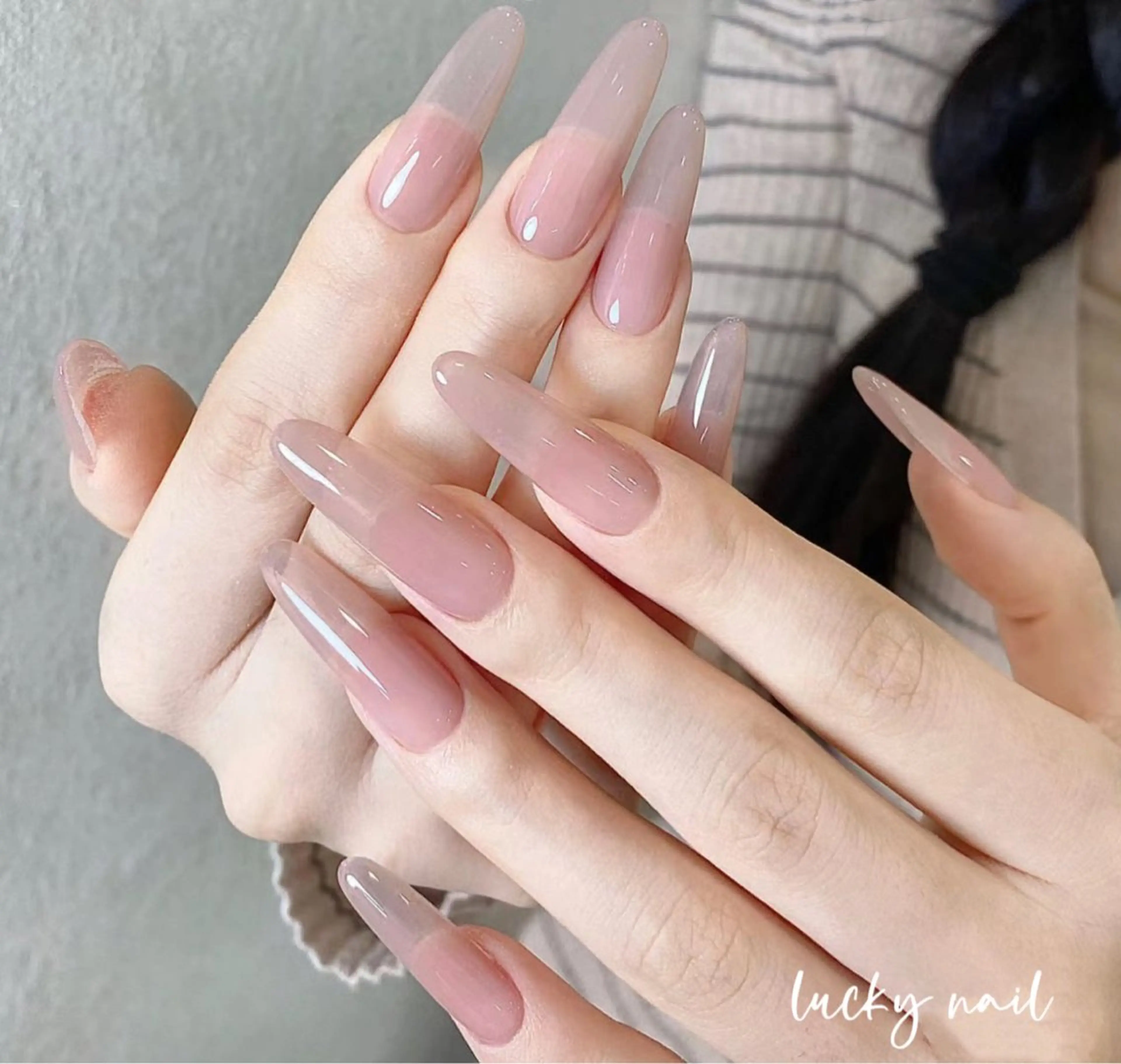 ネイル チークネイル 長さ出し ジェルネイル マグネットネイル 持ち込み ハンドネイル ハンドケア Lucky nail 小林和希のネイルデザイン