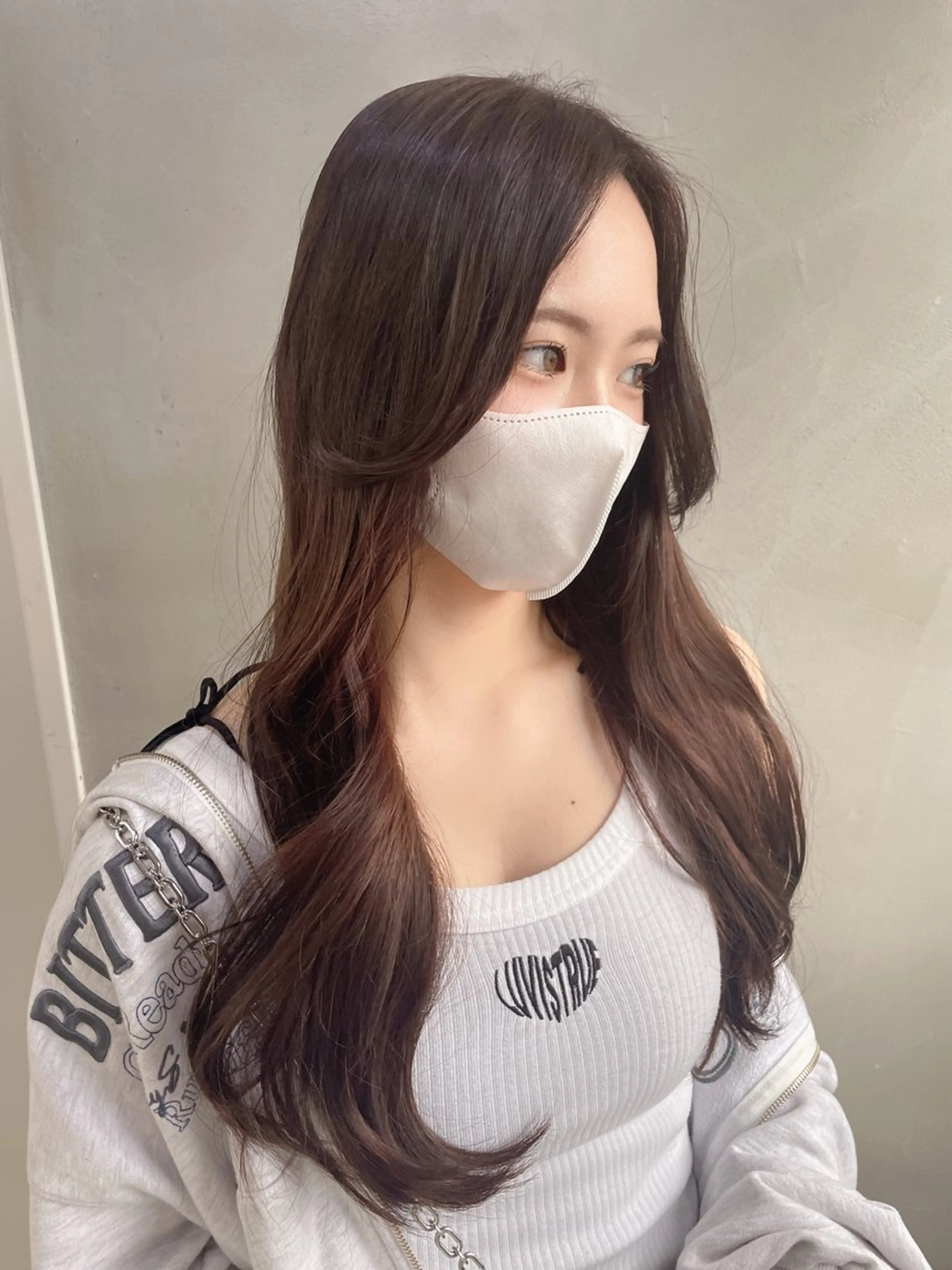 ロング カラー ブラウンカラー チョコレートブラウン くびれヘア レイヤーカット ローレイヤー Raffichi 店長　Ryoのヘアスタイル