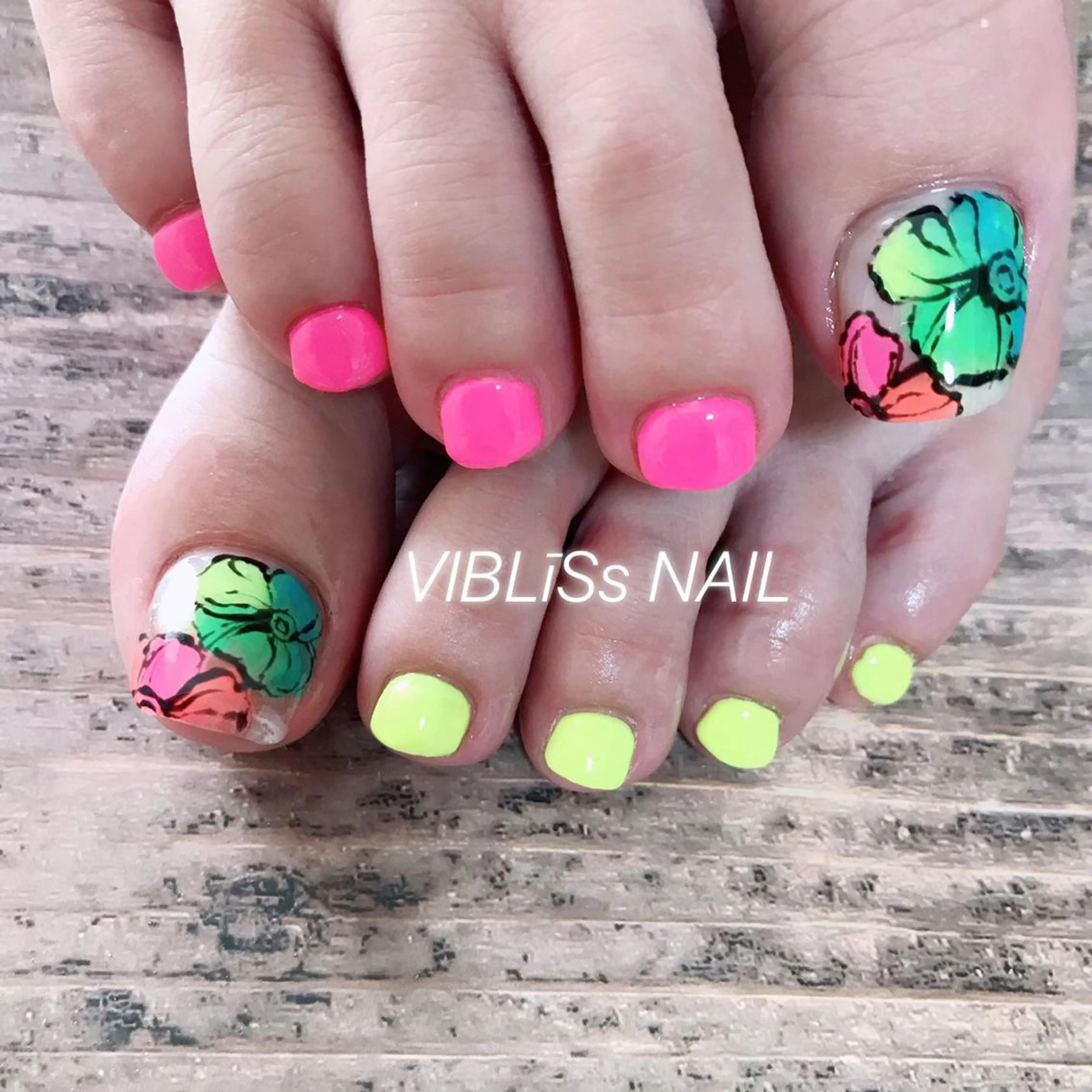 ネイル VIBLīSs nailのネイルデザイン