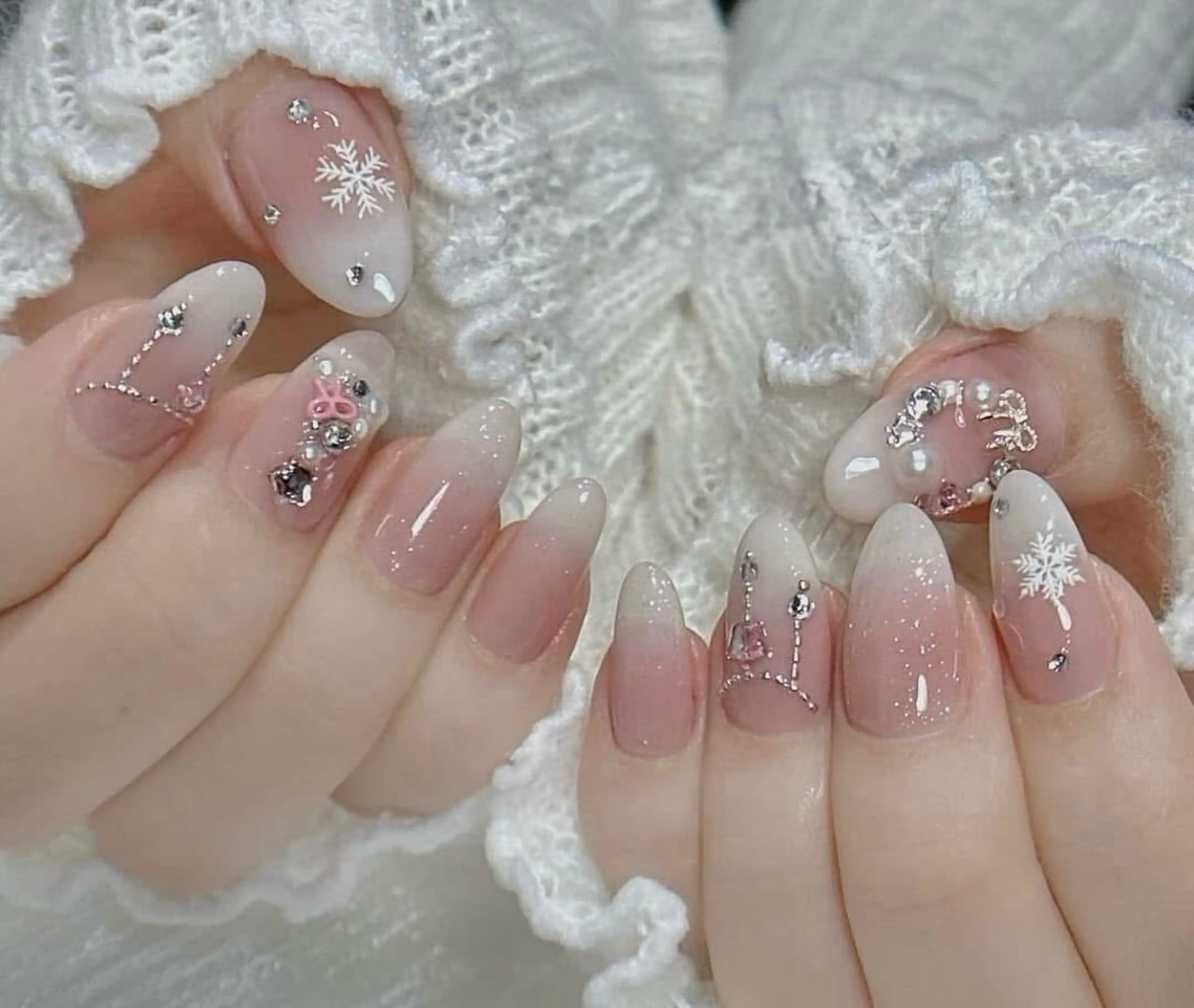 ネイル フットネイル ジェルネイル 韓国ネイル マグネットネイル 持ち込み ハンドネイル Akiko ネイルサロン所属・AKIKO ネイルサロンのネイルデザイン