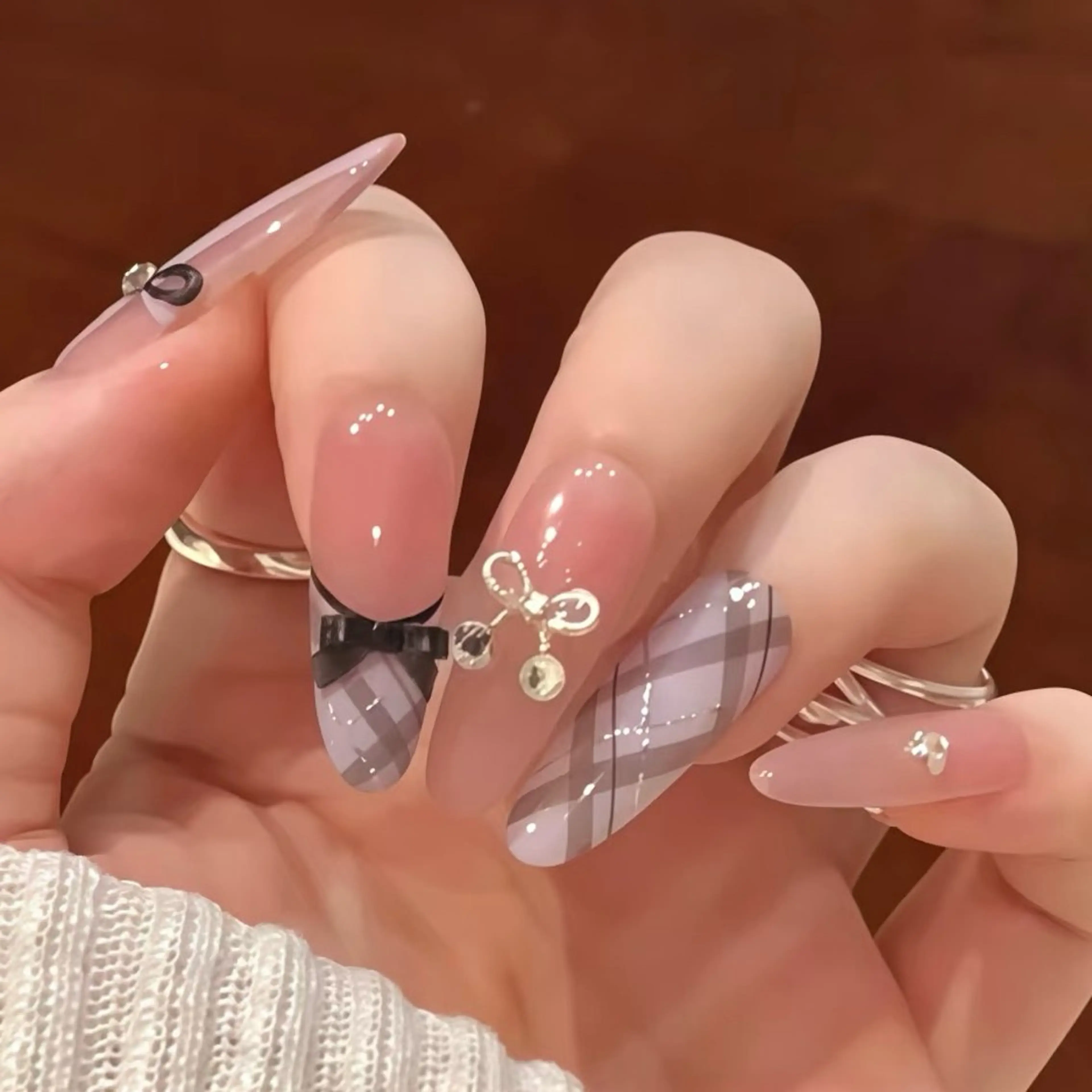 ネイル 成人式 ジェルネイル ロングネイル マグネットネイル 大理石ネイル(マーブル) ハンドネイル MoMoA Nail ネイル長さ出し専門店のネイルデザイン