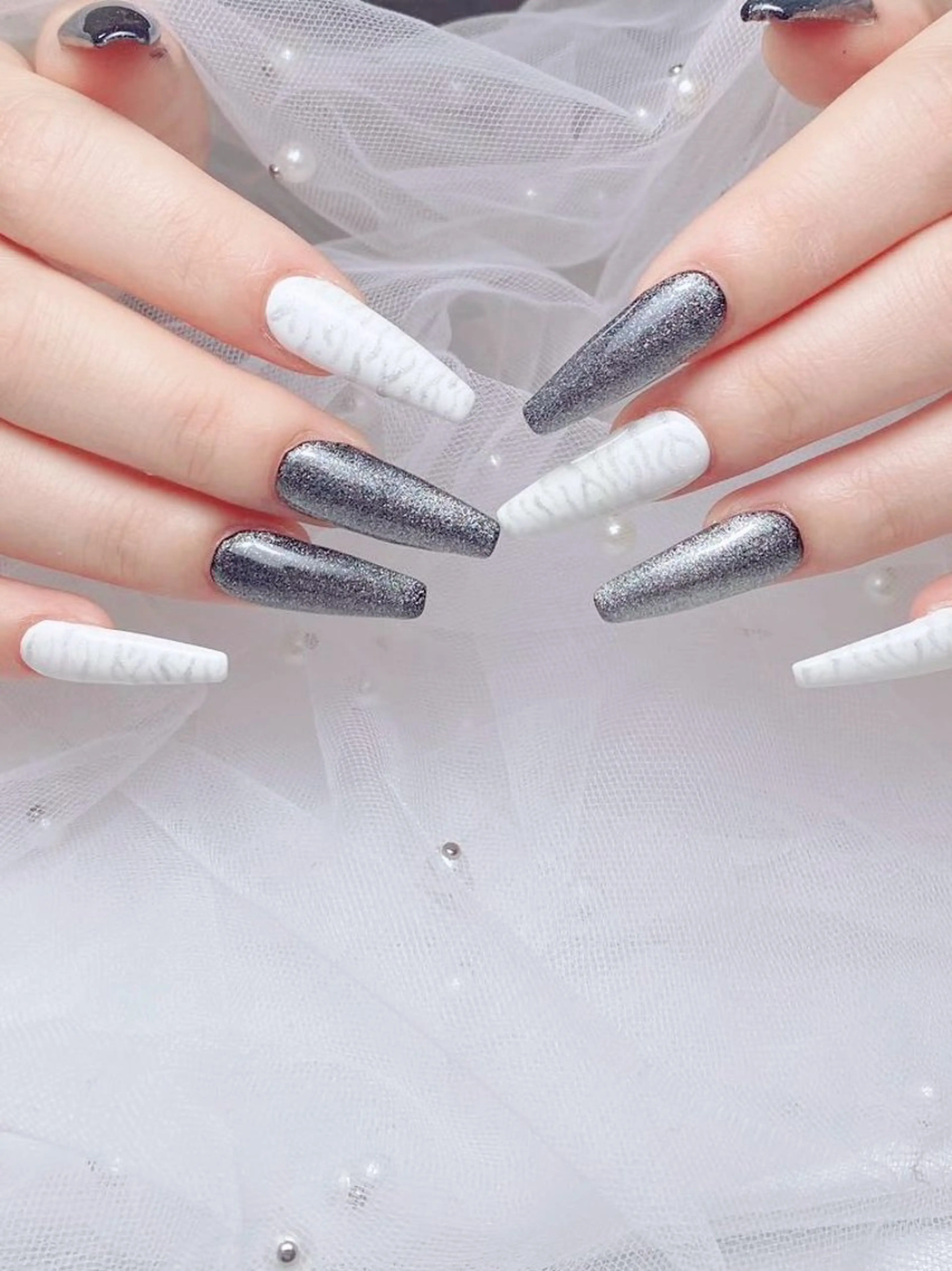 ネイル フレンチネイル ジェルネイル ハート 韓国ネイル マグネットネイル ハンドネイル ネイルサロン lotusのネイルデザイン