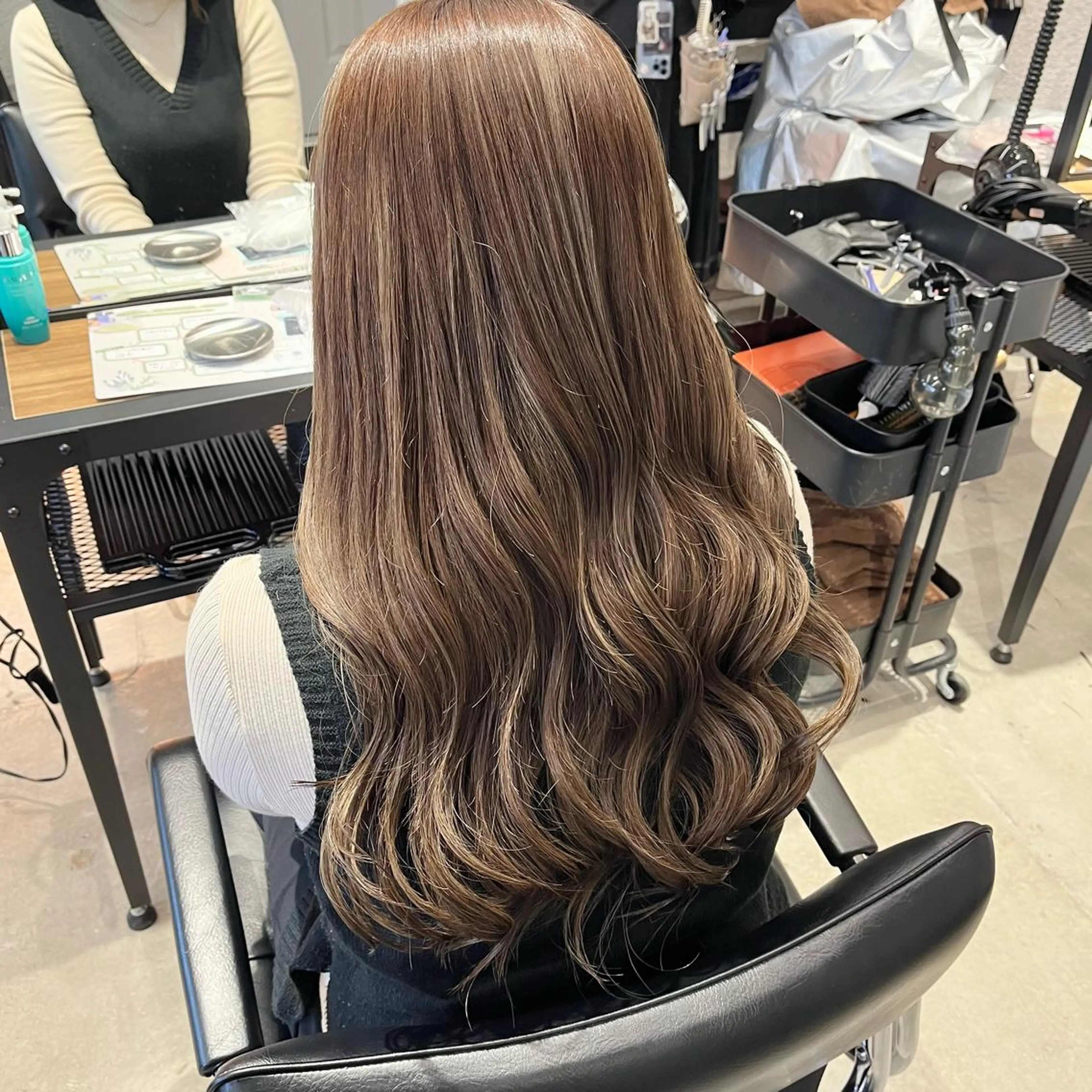 ロング ハイライト 韓国風ヘア ヘアカラー トリートメント ✽透明感ｶﾗｰ ✽ 🍆那須ももこ🍑のヘアスタイル