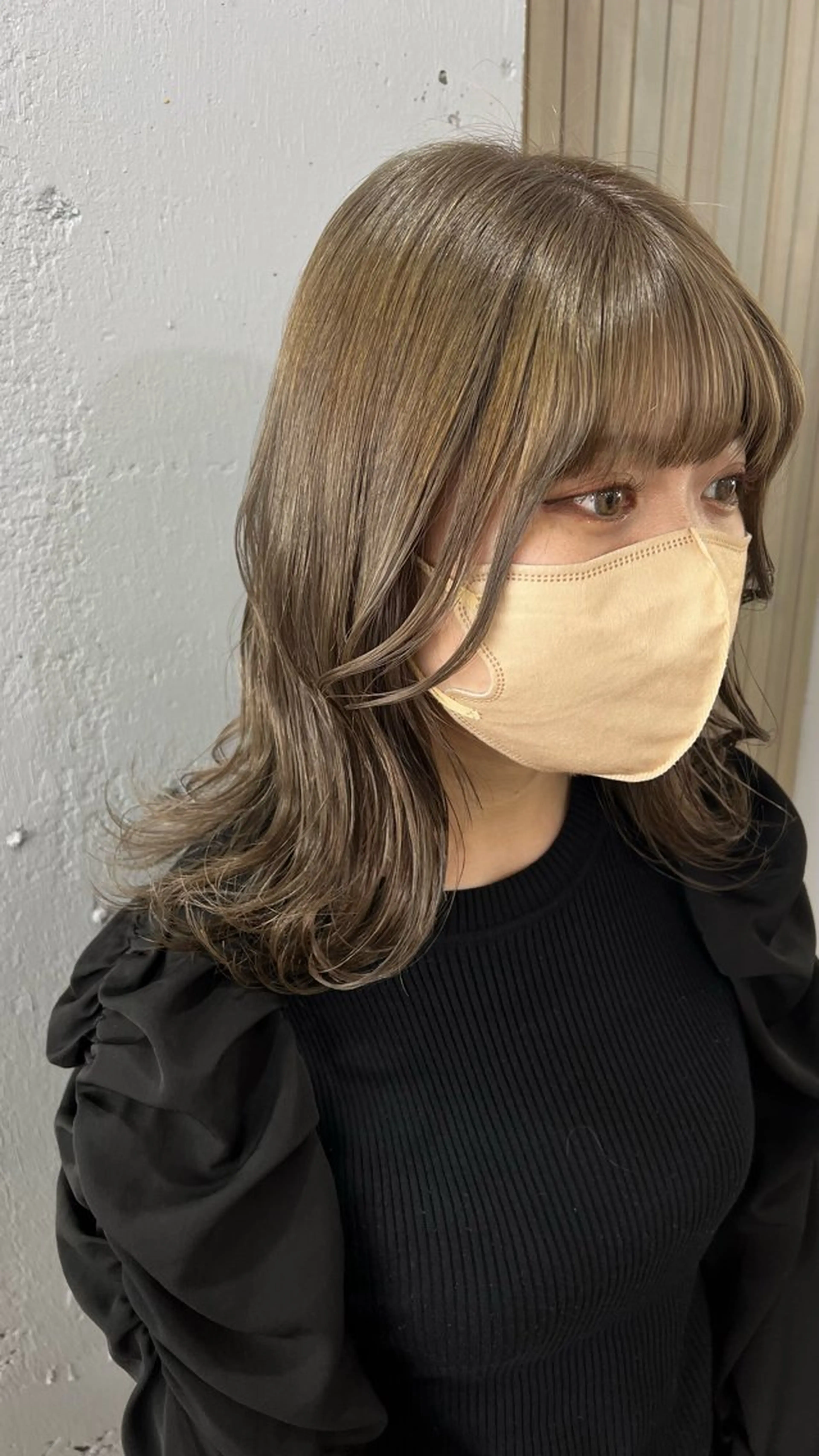 セミロング カラー ブリーチ グレージュ ヘアカラー Sachiko ❤︎Pressのヘアスタイル