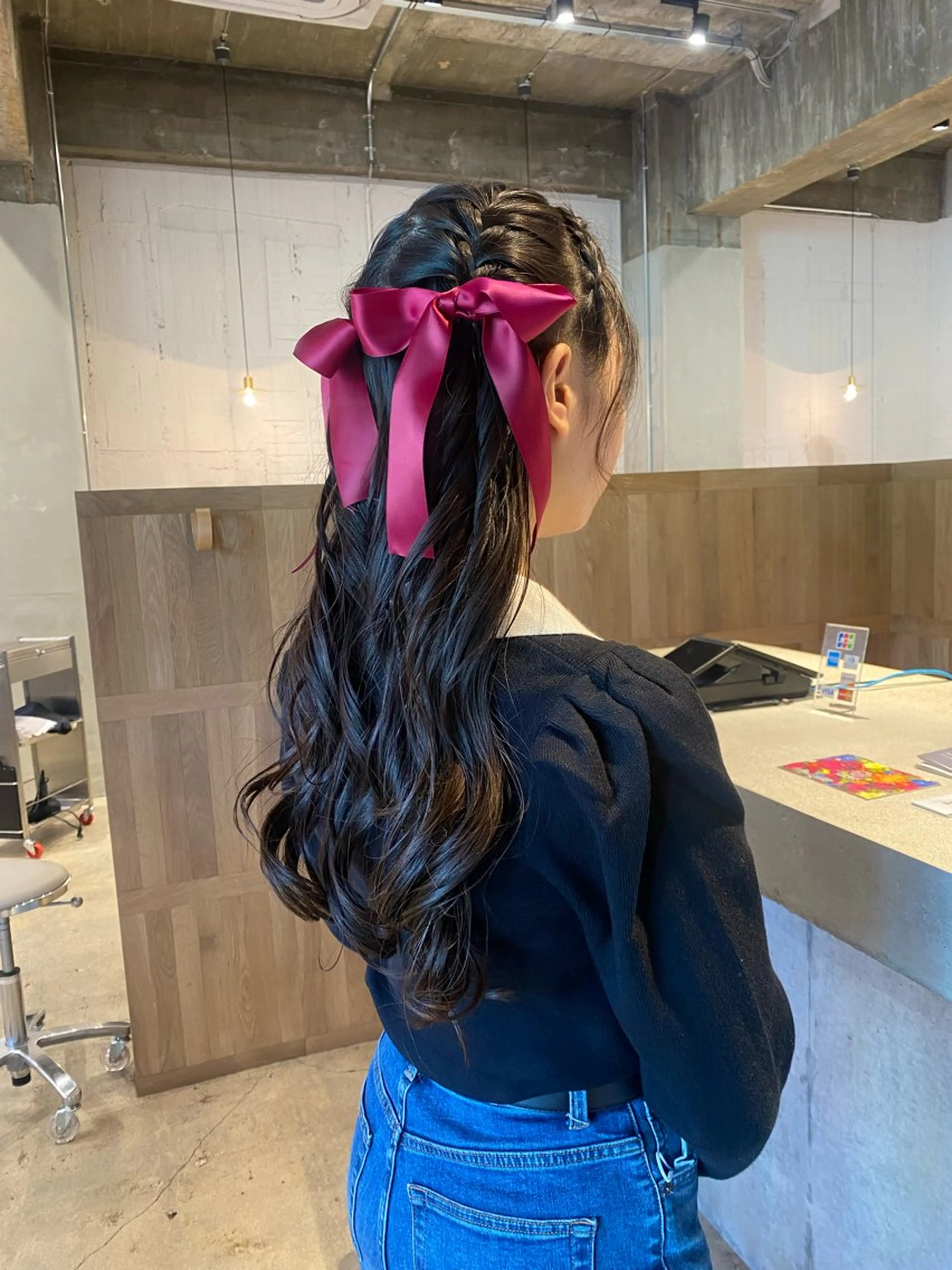 ロング レイヤーカット/ ダブルカラーサクライのヘアスタイル