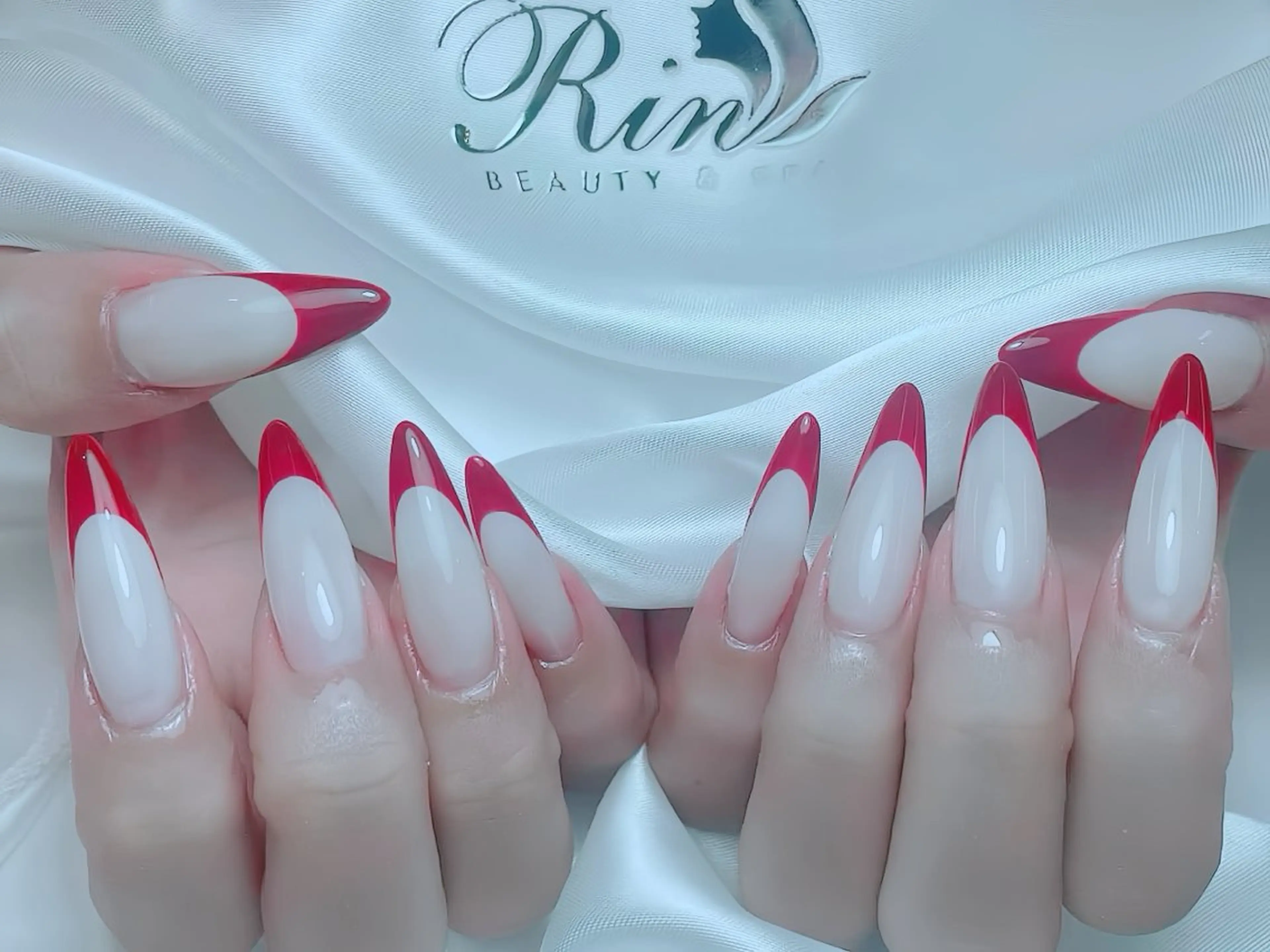 ネイル チークネイル フレンチネイル ガラスフレンチ グラデーション キラキラネイル ハンドネイル Rin Nail 新大久保店のネイルデザイン