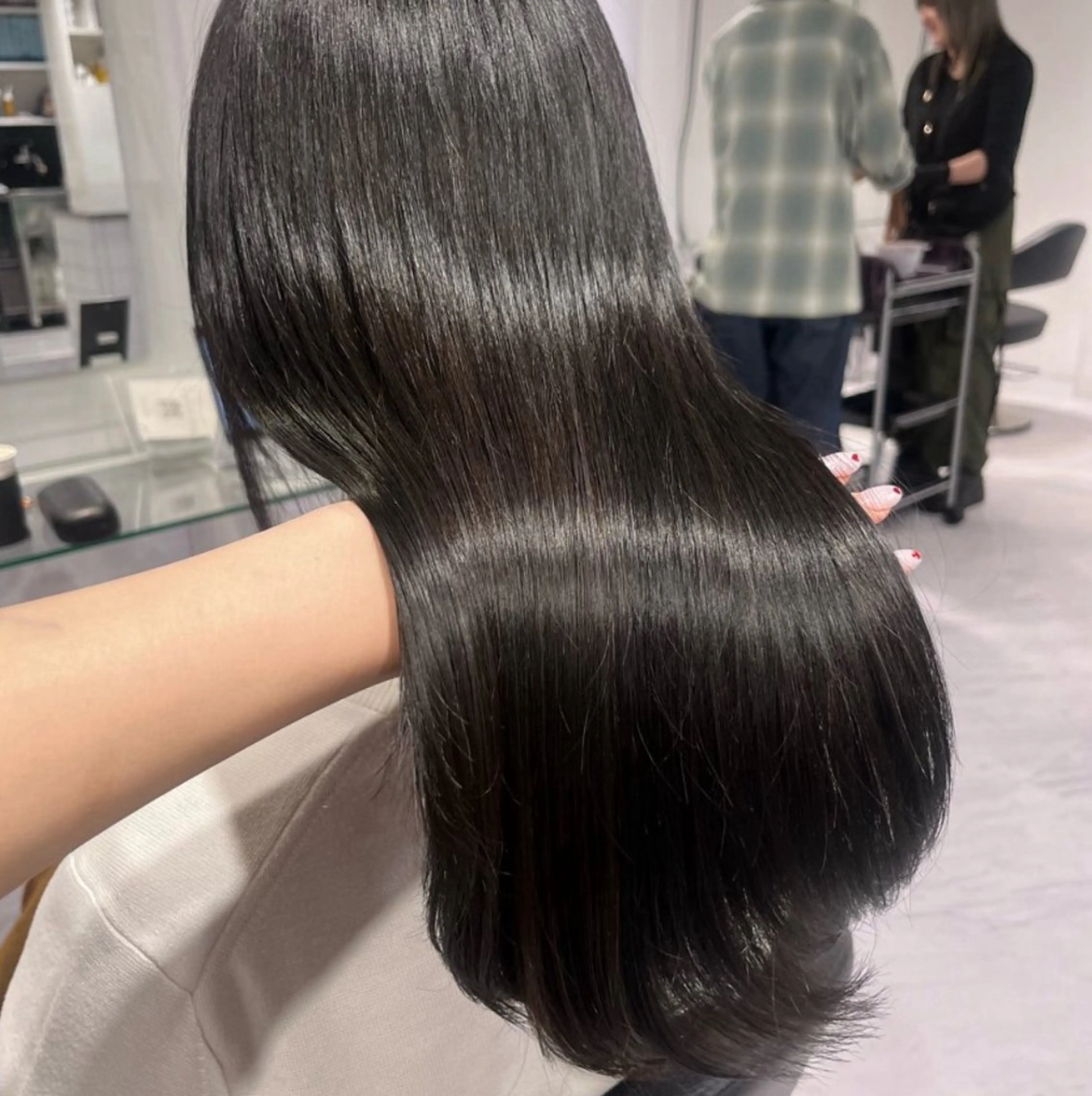 ロング カラー 🫧うる艶トレンド 🫧透明感カラーのヘアスタイル