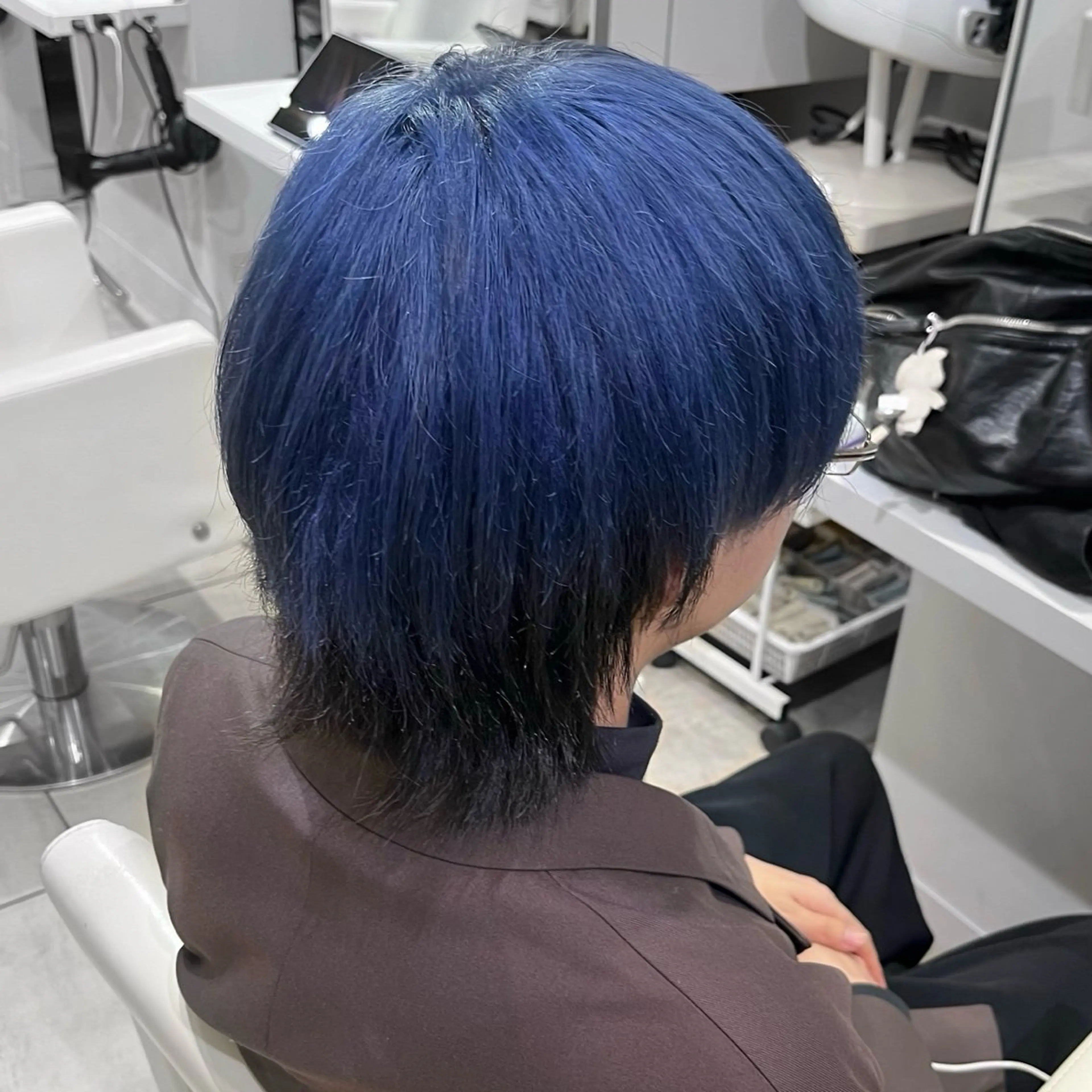 カラー メンズ ヘアカラー ハイトーン×推し カラー💫Miyuのヘアスタイル