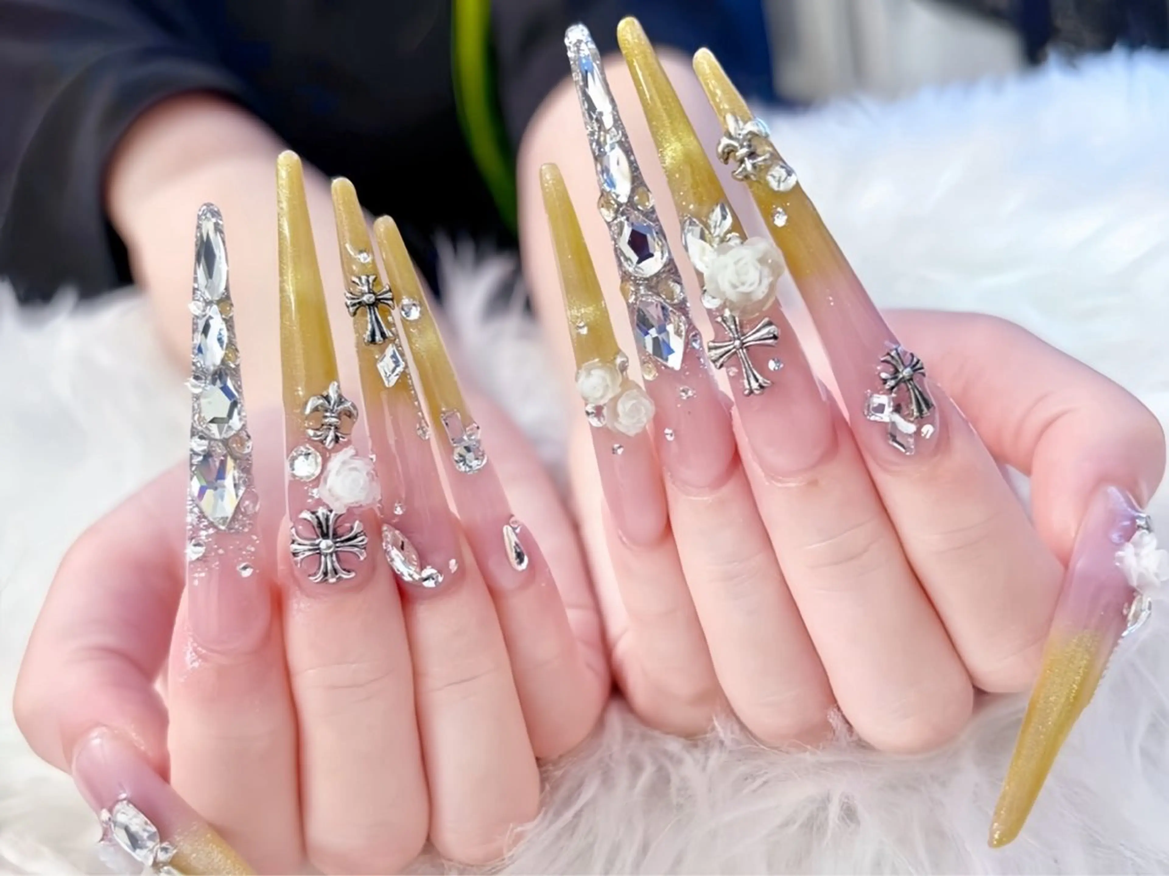 ネイル チークネイル フレンチネイル ガラスフレンチ グラデーション キラキラネイル ハンドネイル Rin Nail 新大久保店のネイルデザイン