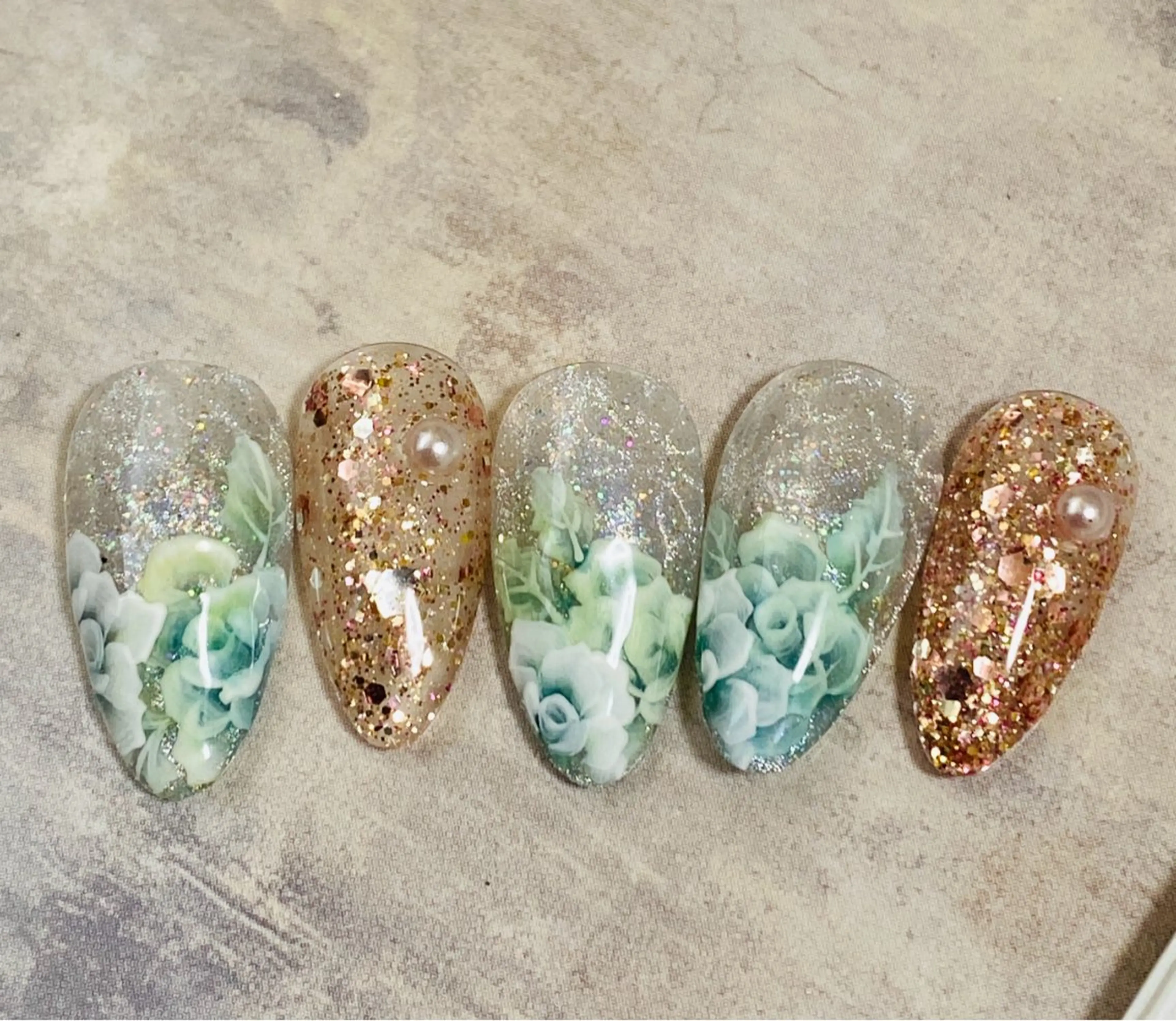 ネイル フラッシュネイル ラメ(グリッター) マグネットネイル 自宅ネイルサロン ♦️nuance♦️のネイルデザイン