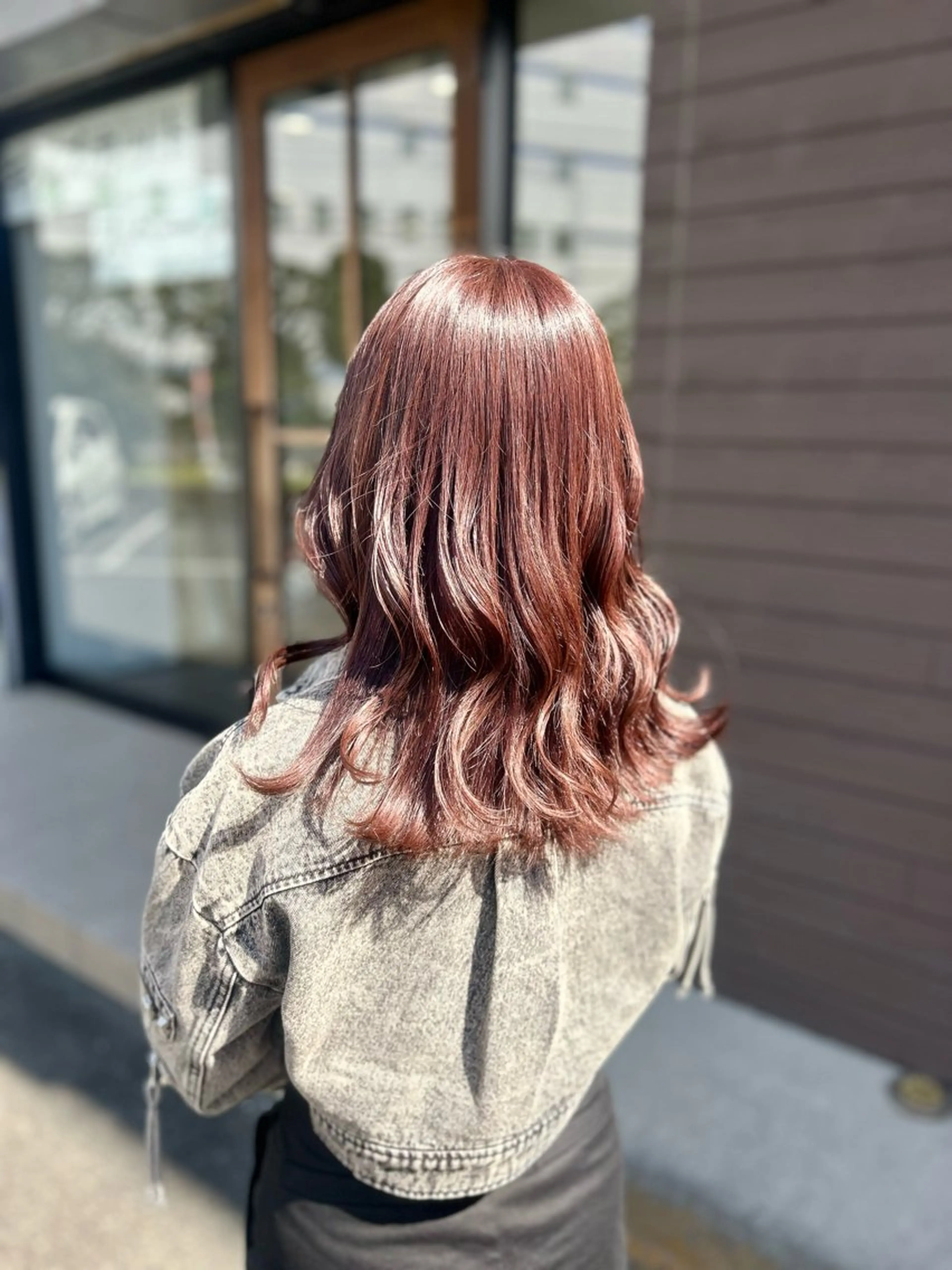セミロング カラー ヘアアレンジ ブリーチ ブラウンカラー ピンクカラー ピンクブラウン 🤍 minaのヘアスタイル