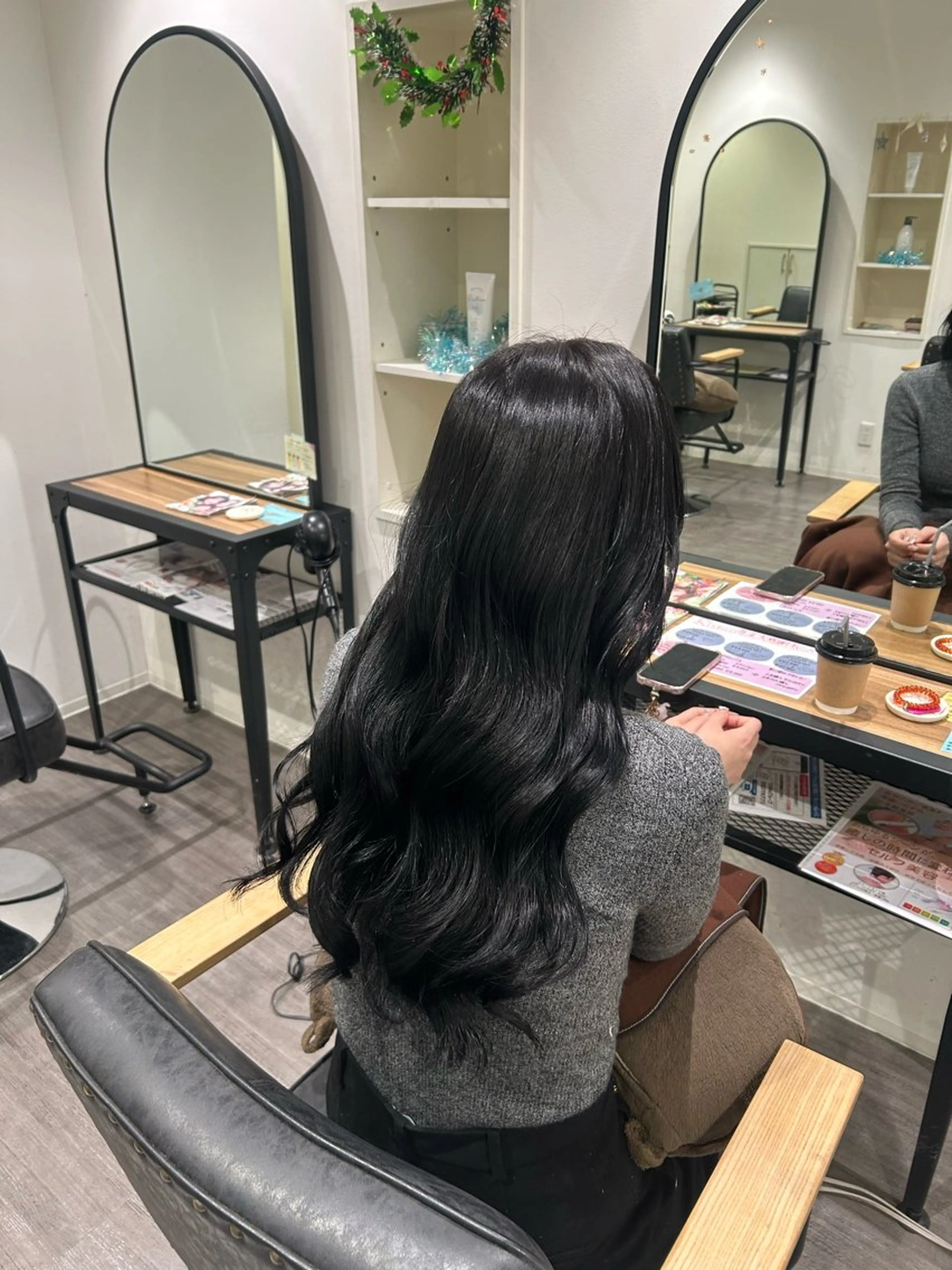 ロング カラー ヘアアレンジ ダークグレー ダークグレージュ グレージュ ヘアカラー トリートメント cocotte 💟草間紫音💟のヘアスタイル