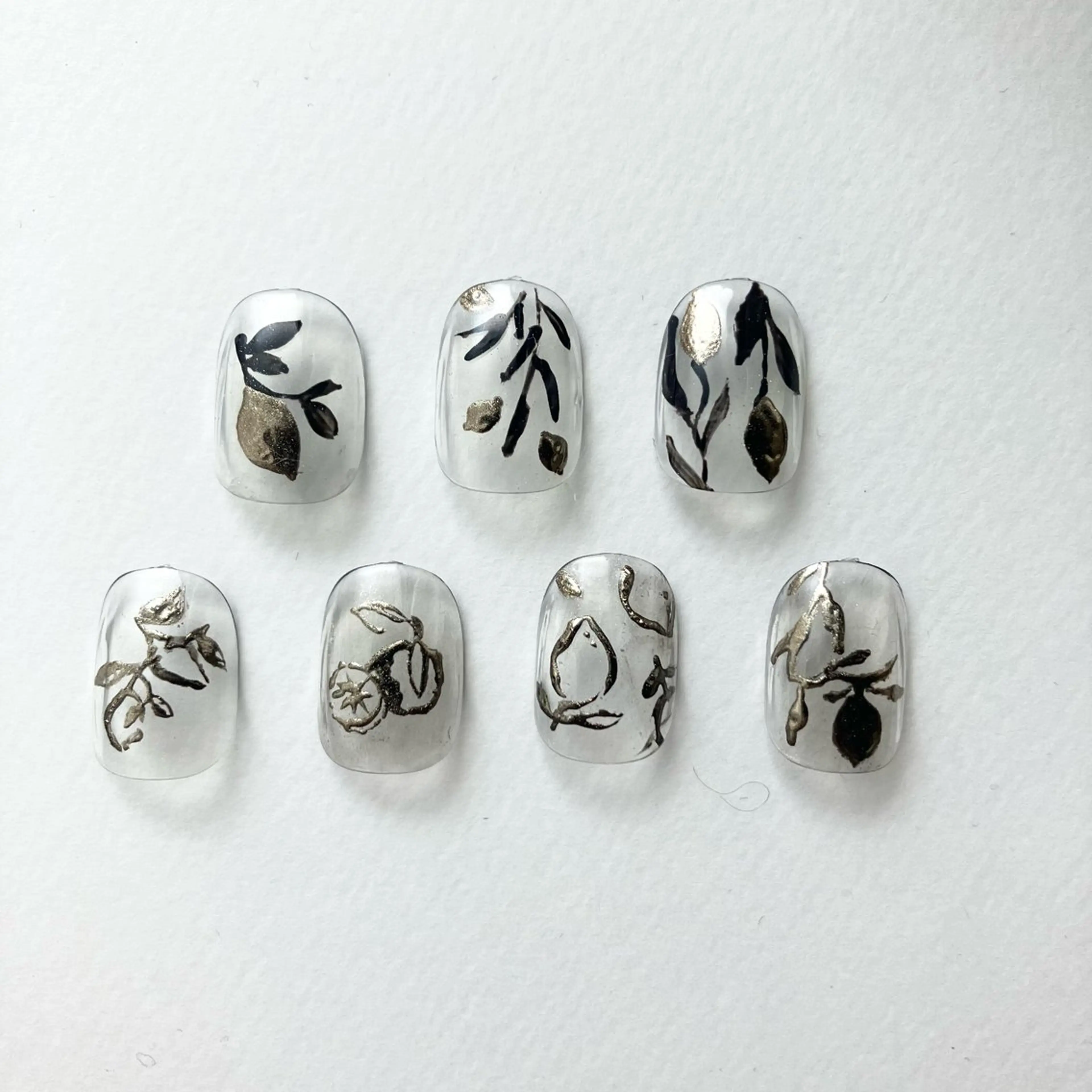 ネイル roovely Rumi／ニュアンスのネイルデザイン