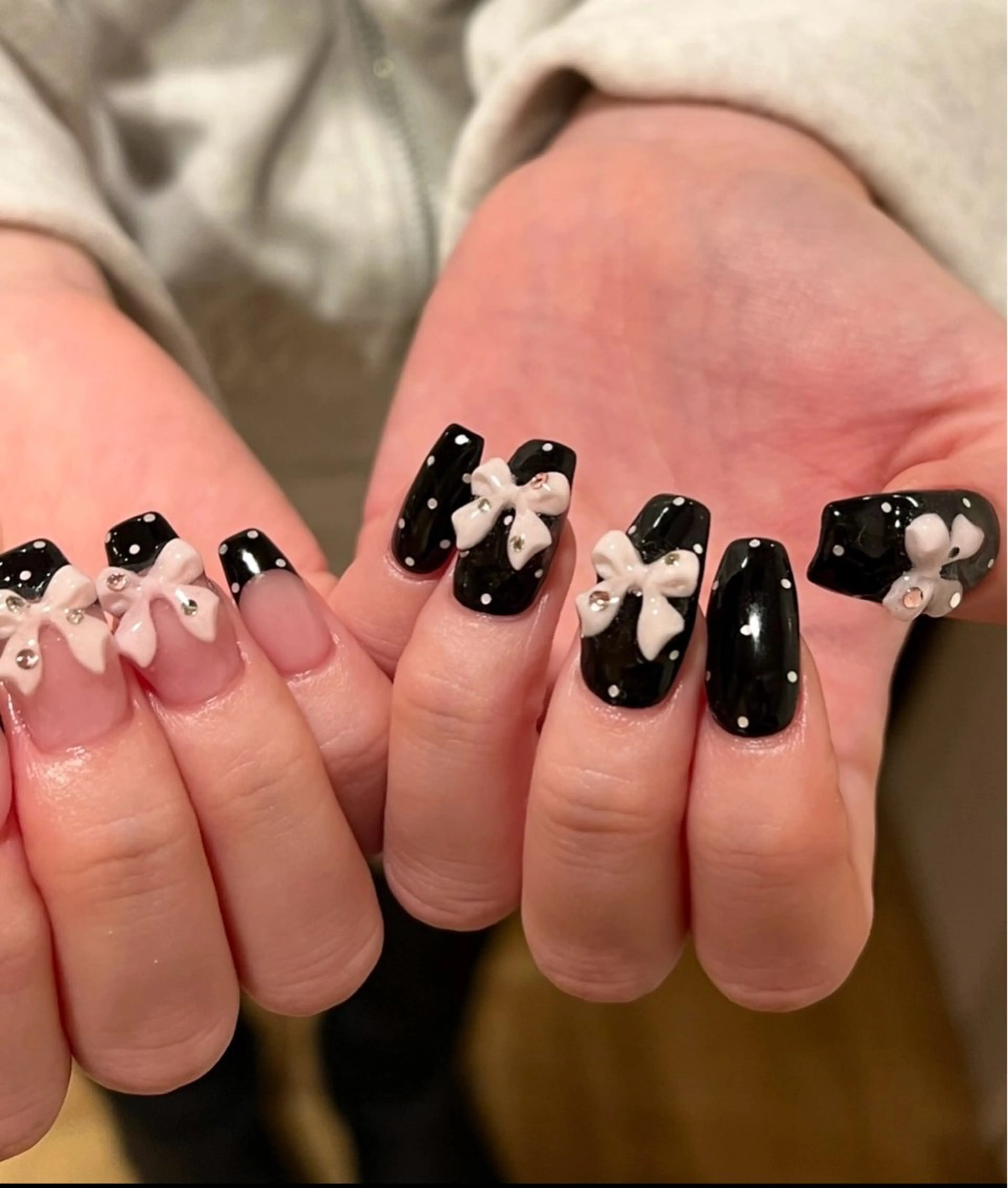 ネイル グラデーション キラキラネイル ワンカラーネイル 冬ネイル Jenn Nail Salonのネイルデザイン