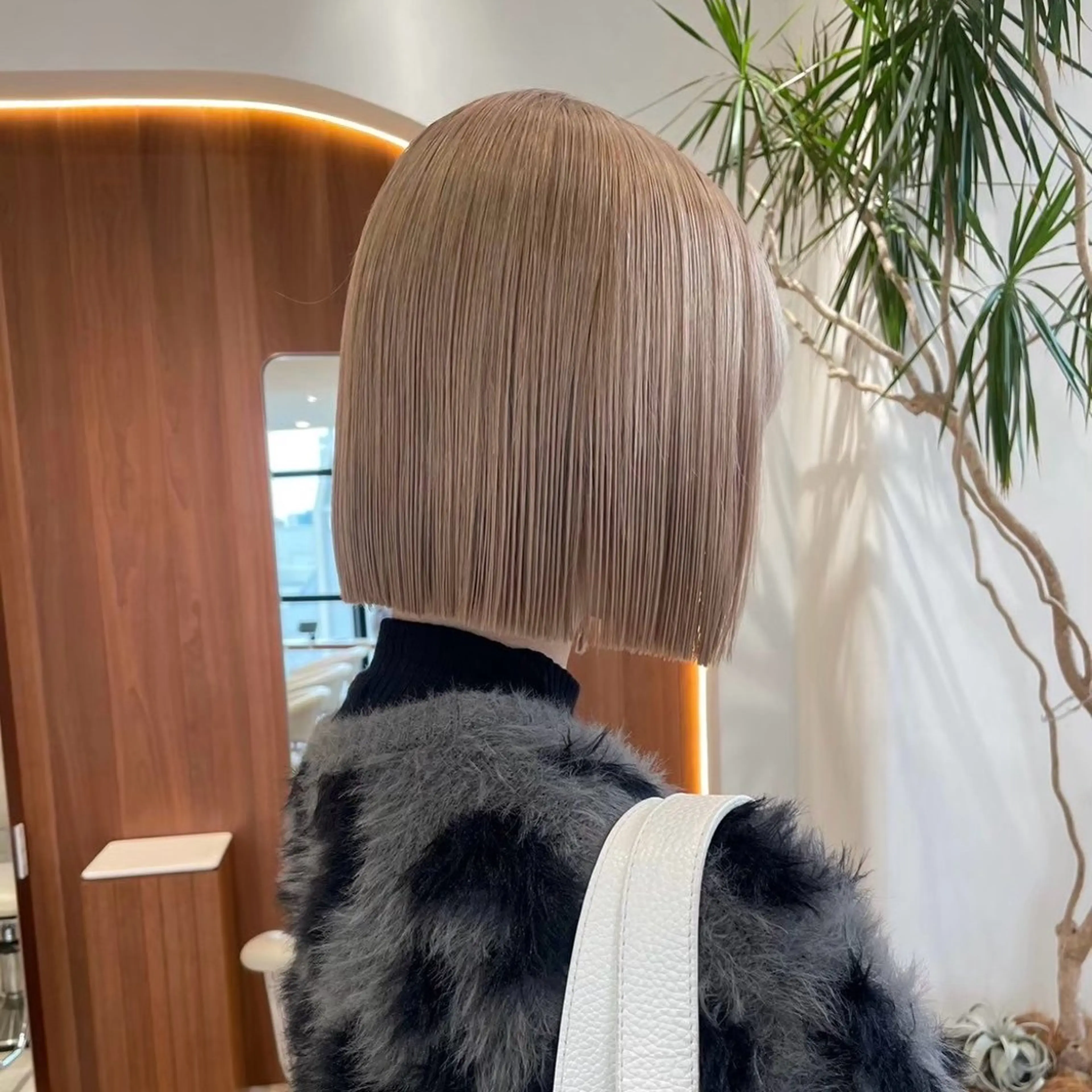 ミディアム カラー 切りっぱなしボブ ショートボブ ボブレイヤー 透明感カラー ボブ カット ヘアカラー トリートメント 田中航平/渋谷ボブ/ レイヤーボブのヘアスタイル