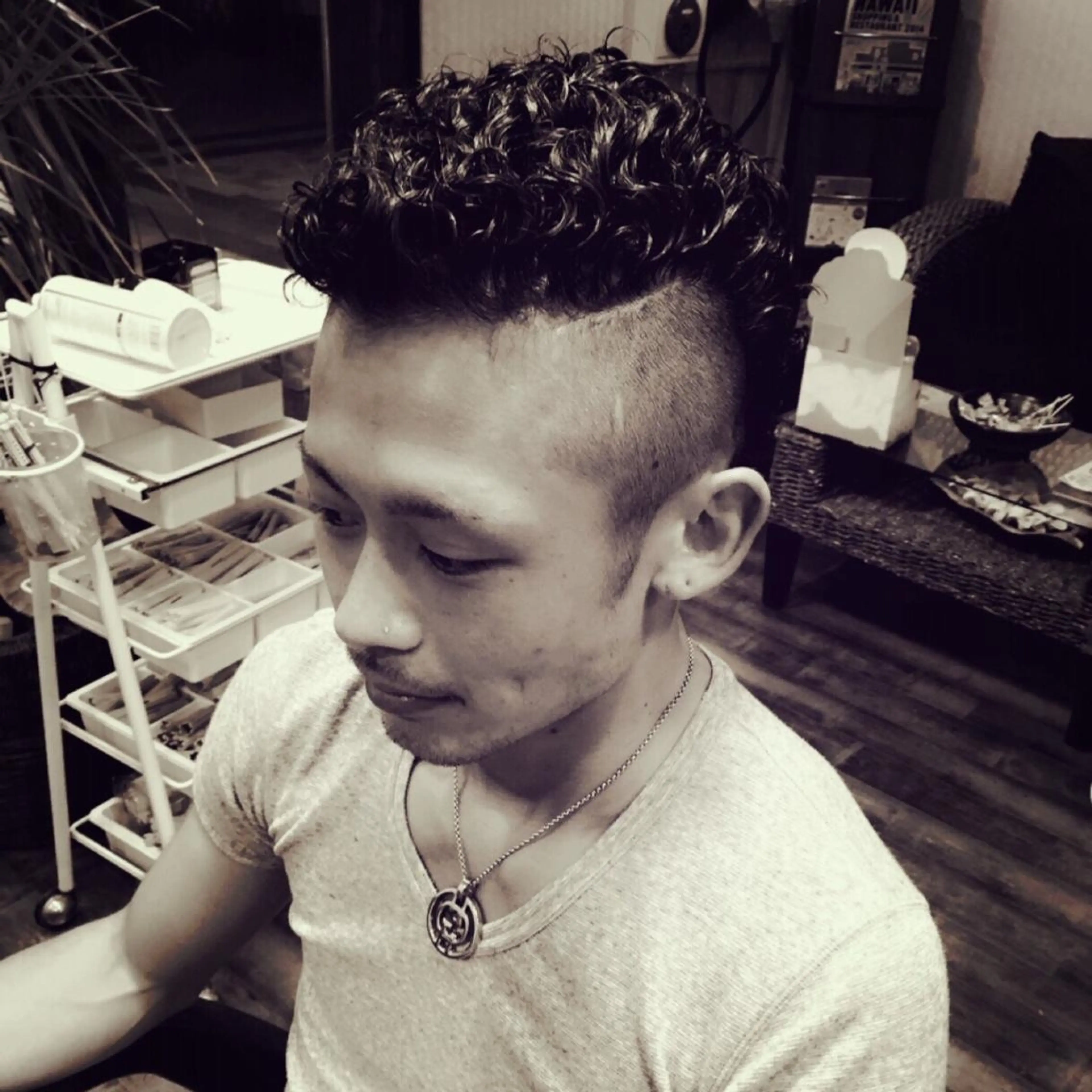 ショート パーマ メンズ 河内 哲也のヘアスタイル