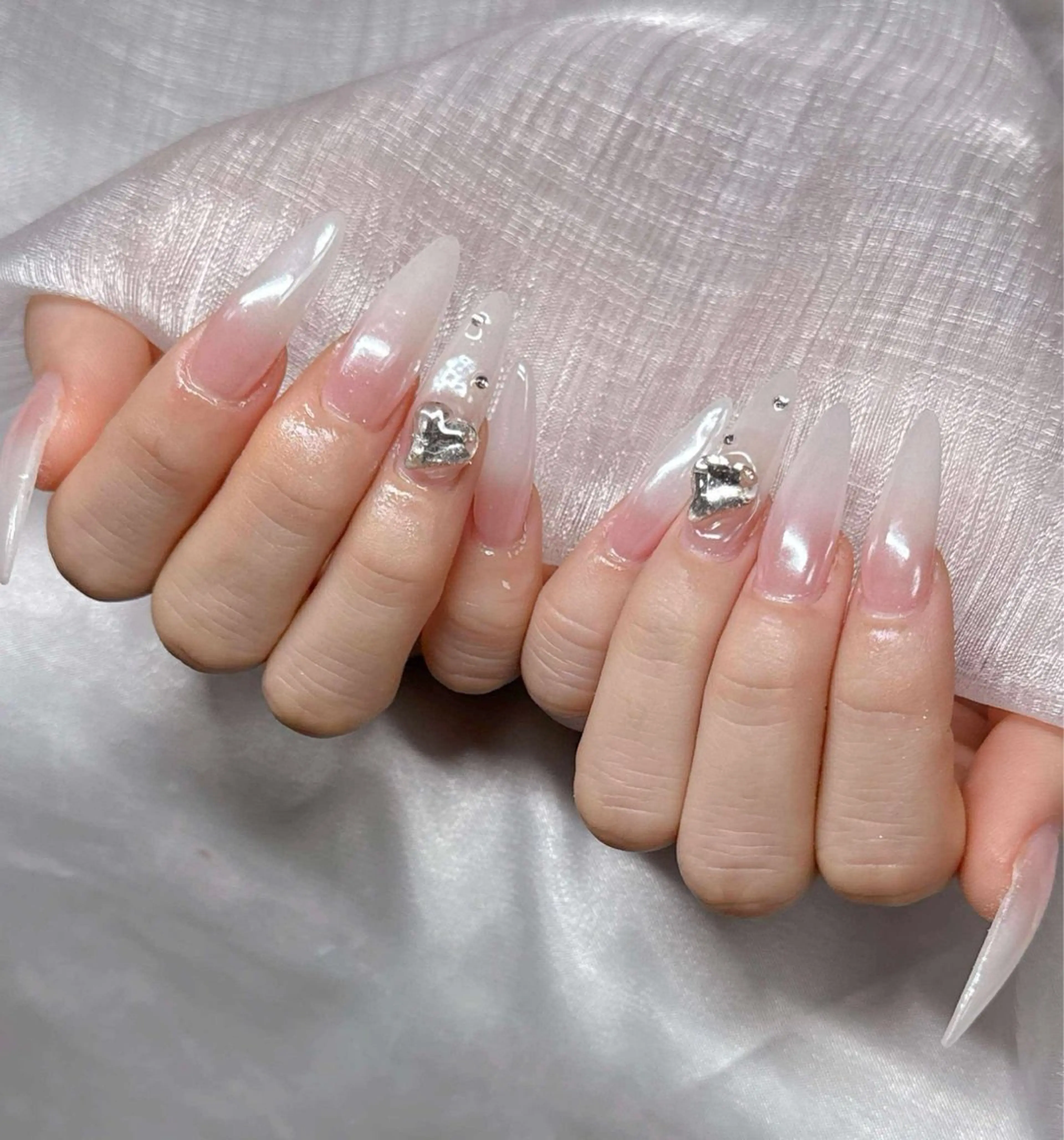 ネイル ハンドネイル Lee Nailsのネイルデザイン