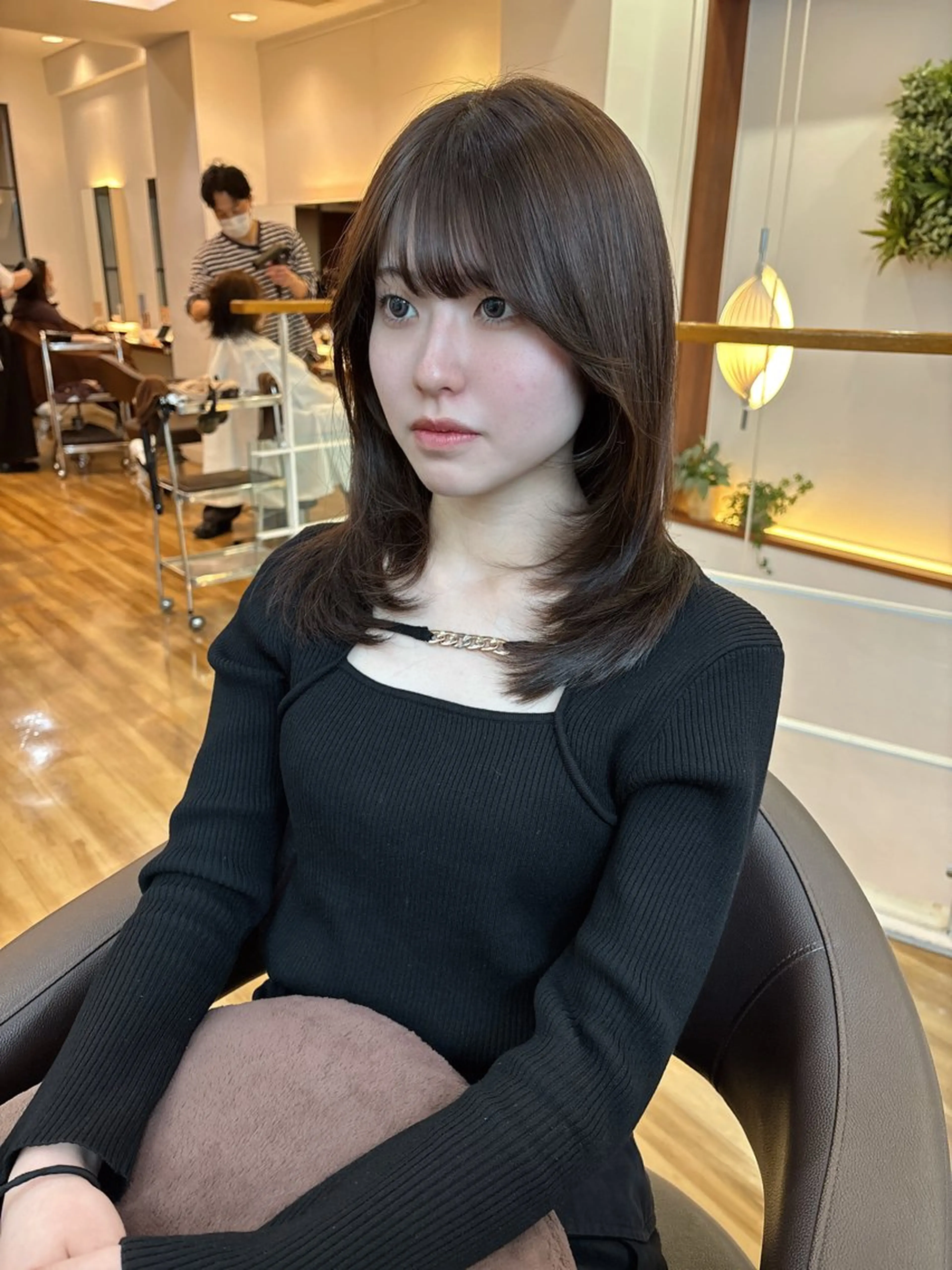 ミディアム カラー ベージュカラー オリーブベージュ レイヤーカット カット ヘアカラー トリートメント レイヤーカット /透明感/千葉怜寿のヘアスタイル