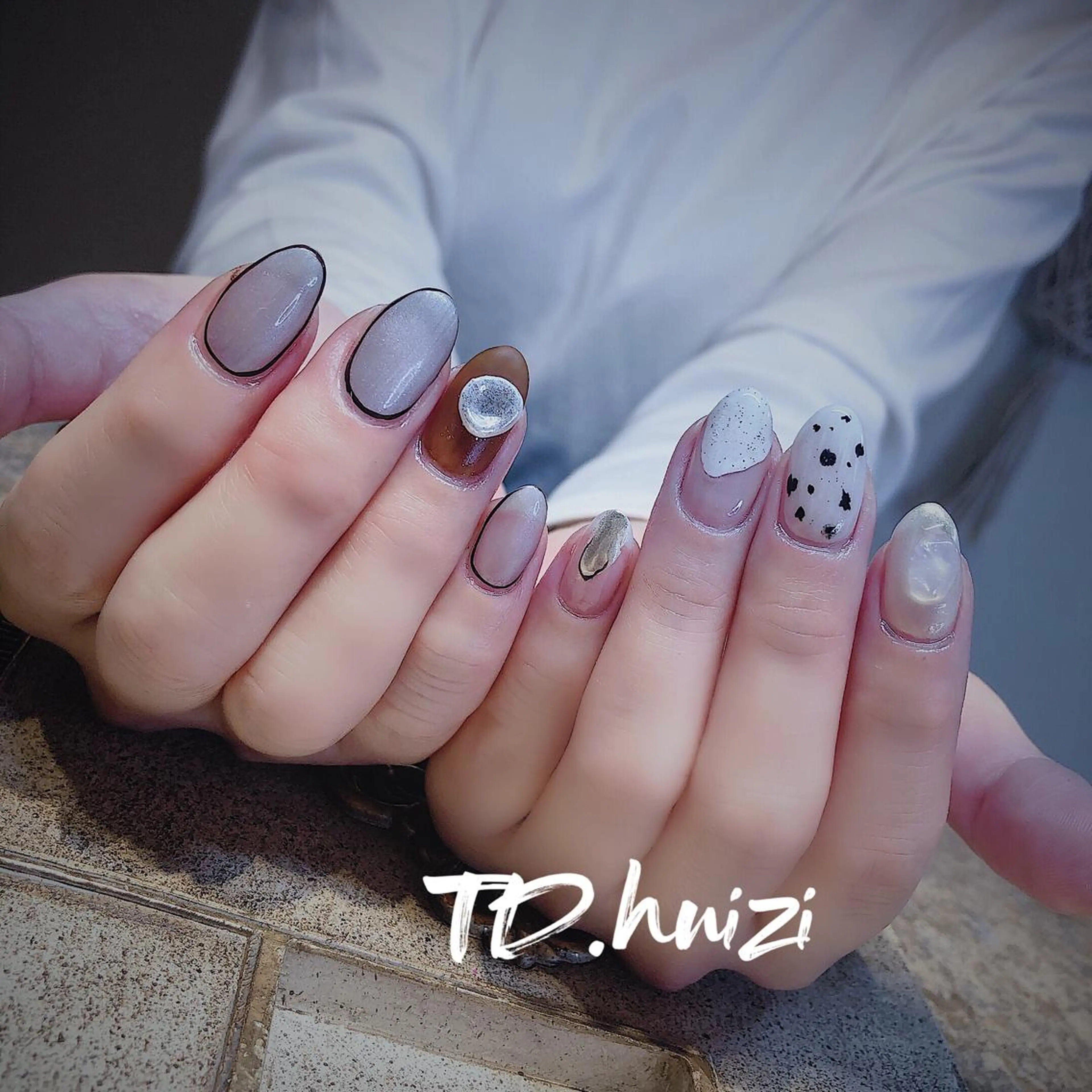 ミディアム めぐみのネイルサロン スタッフ練習のネイルデザイン