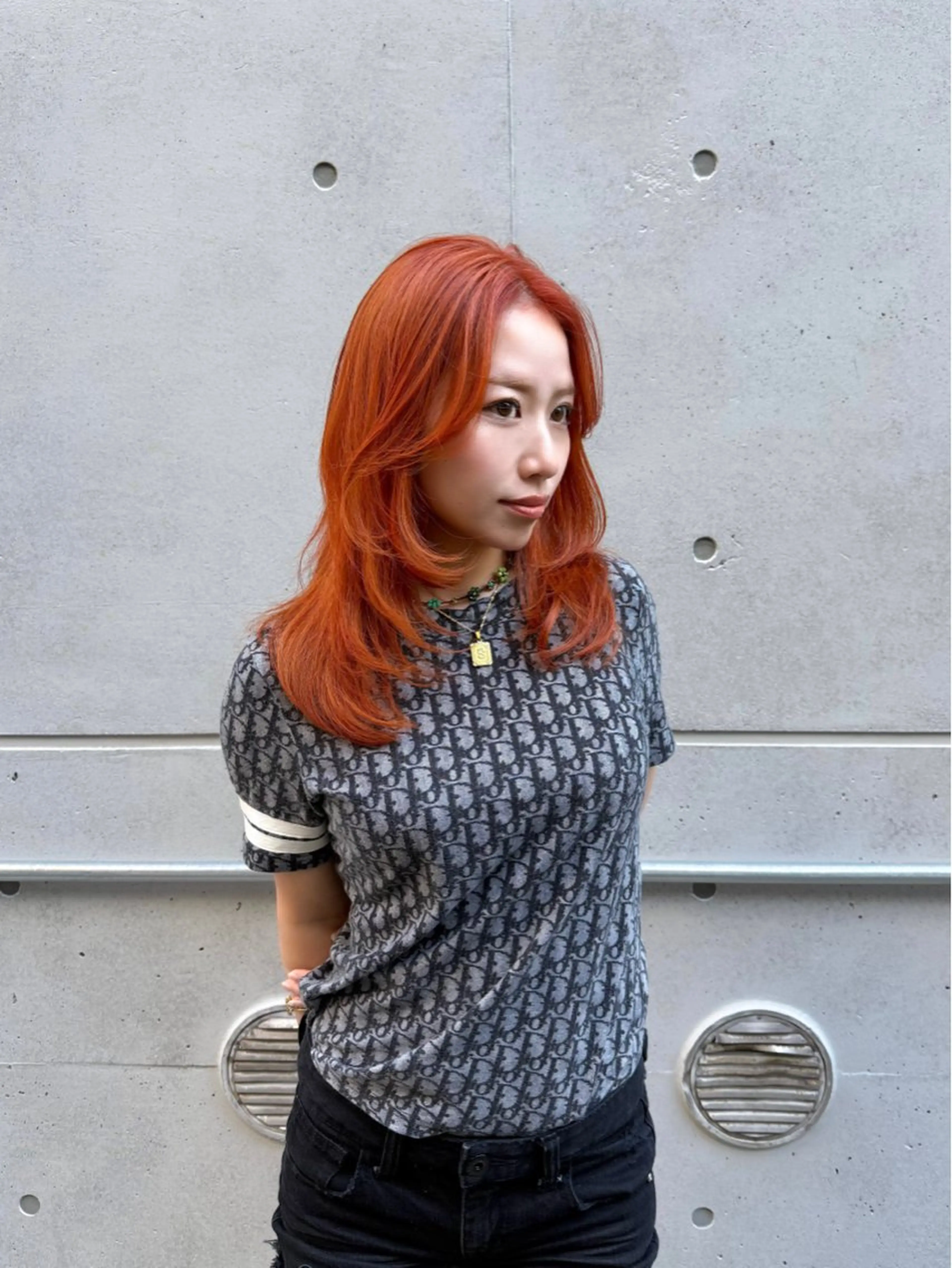 ミディアム カラー オレンジ レイヤーカット カット ヘアカラー トリートメント 幣 あや乃 /レイヤーカットのヘアスタイル