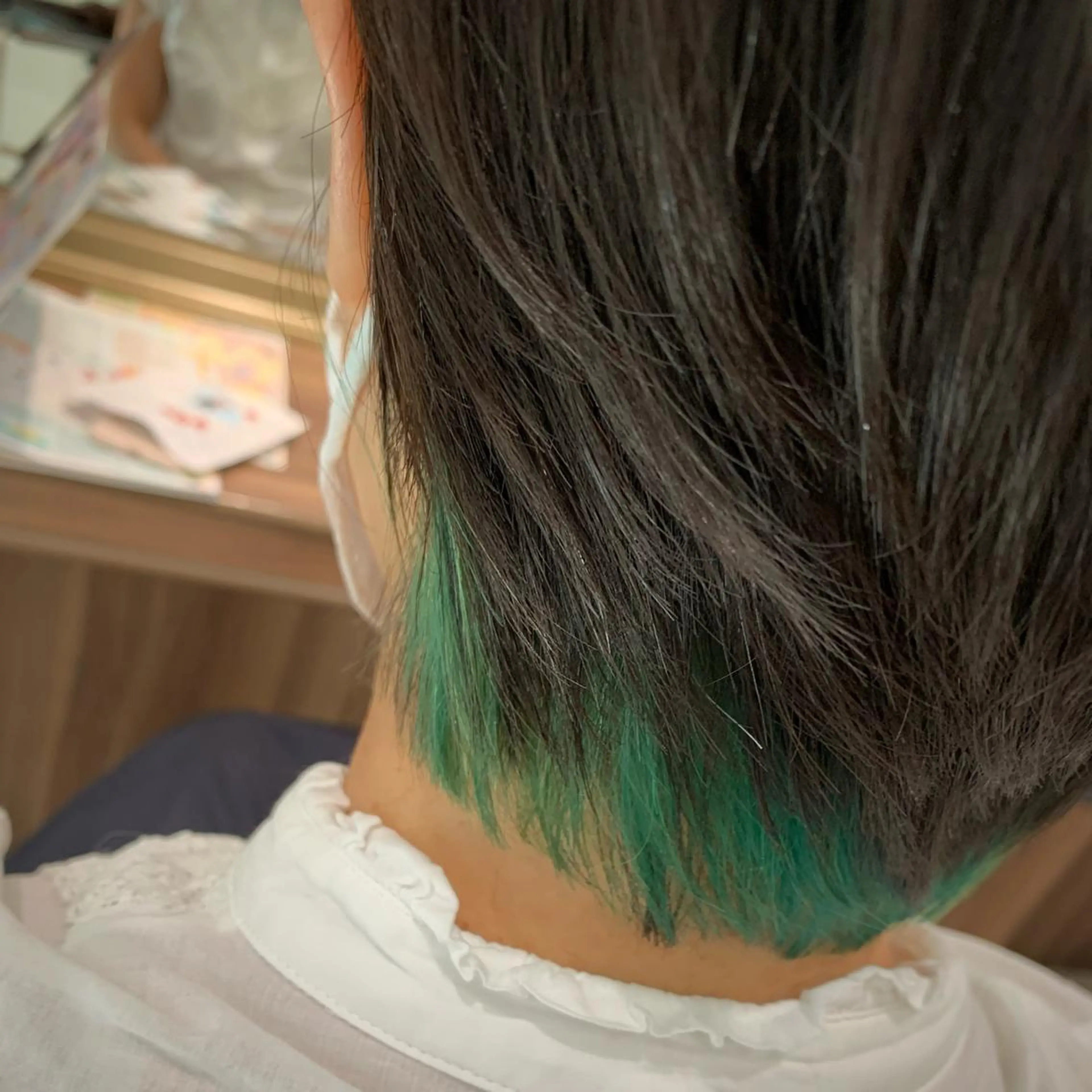 ショート カラー 飯田 真澄のヘアスタイル