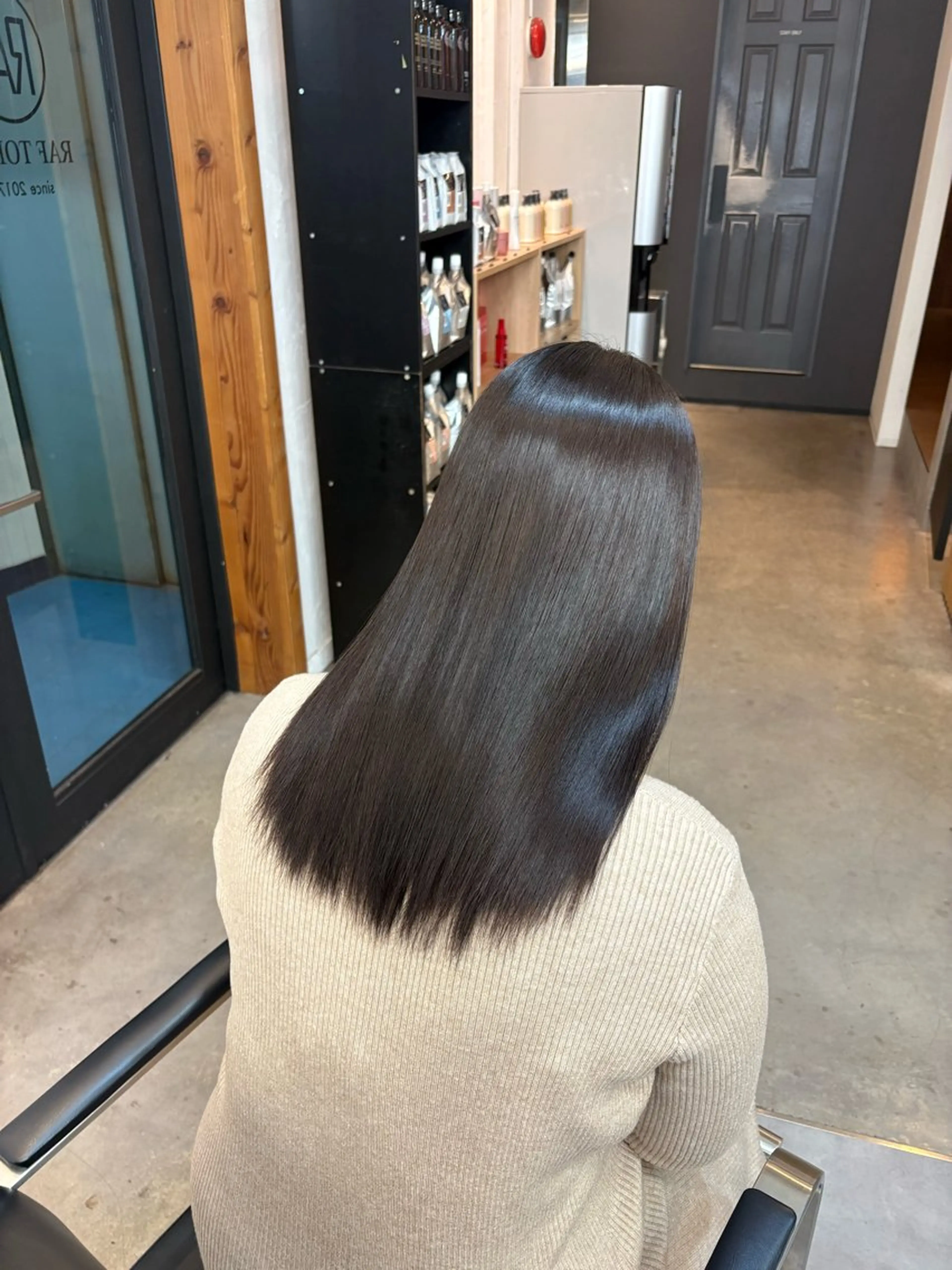 セミロング 縮毛矯正 みらん RAF TOKYOのヘアスタイル