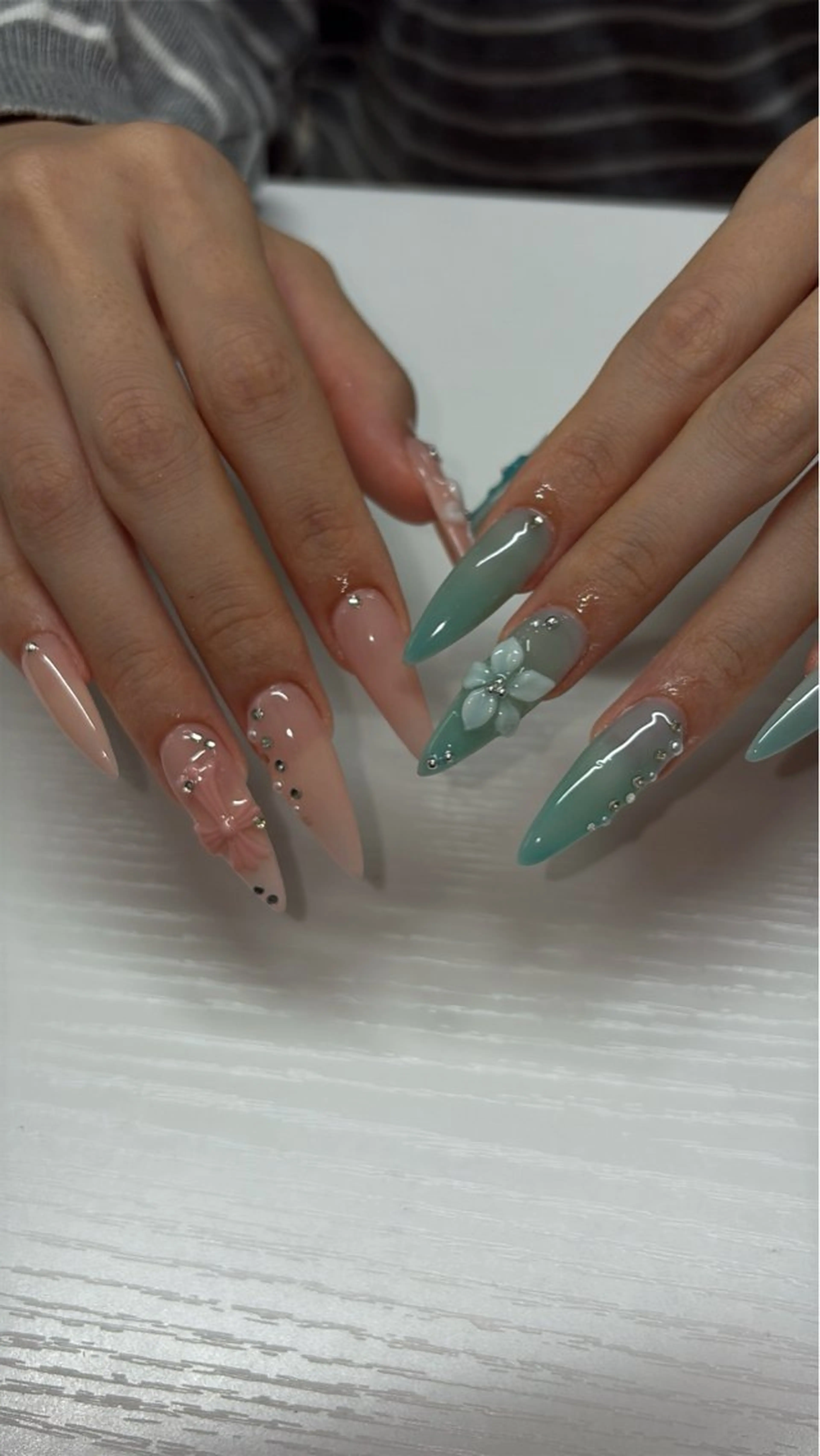 ネイル ハンドネイル SHION  のネイルデザイン