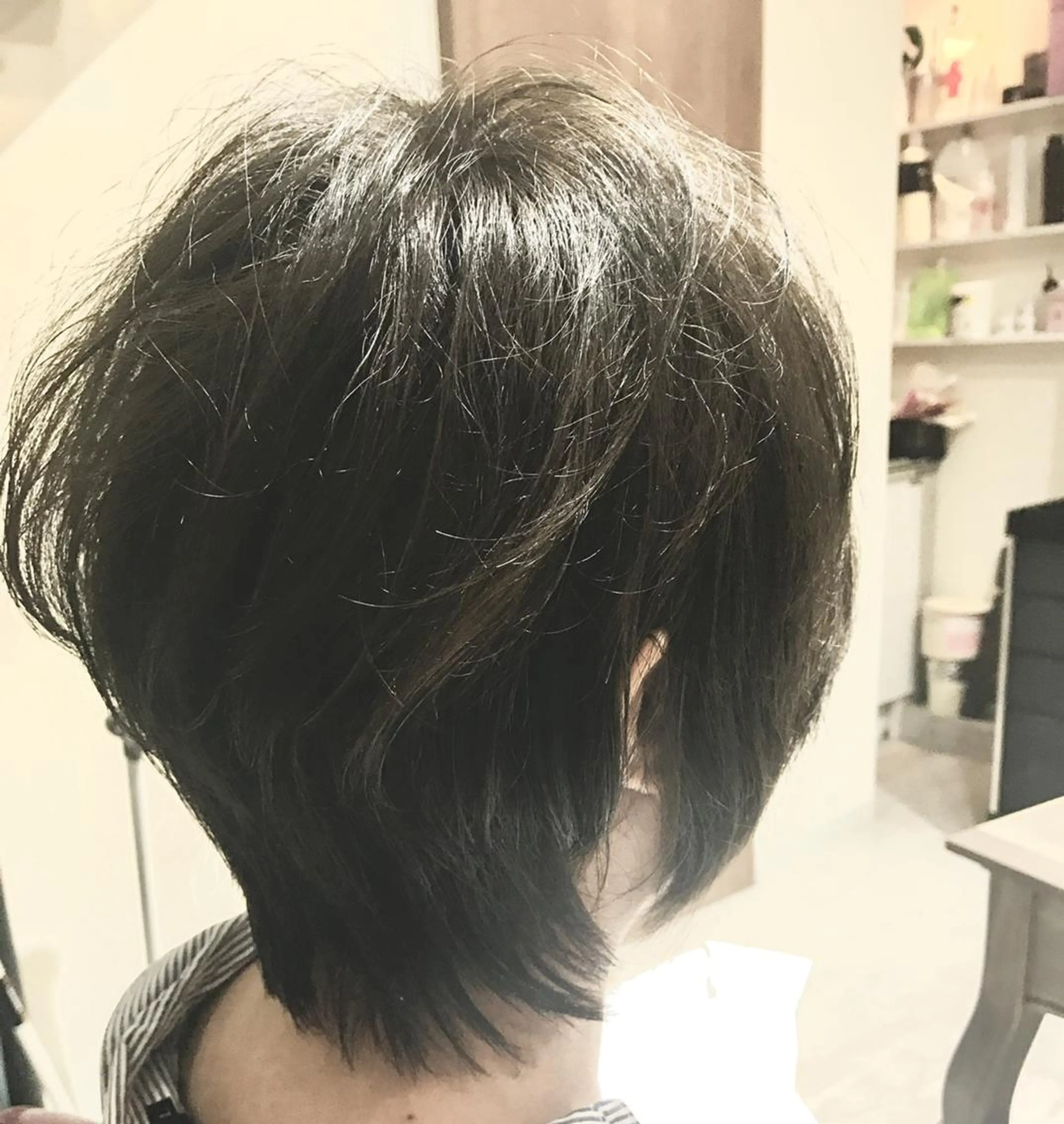 セミロング 🌻大人ツヤかわいい ⭐️根本麻美のヘアスタイル