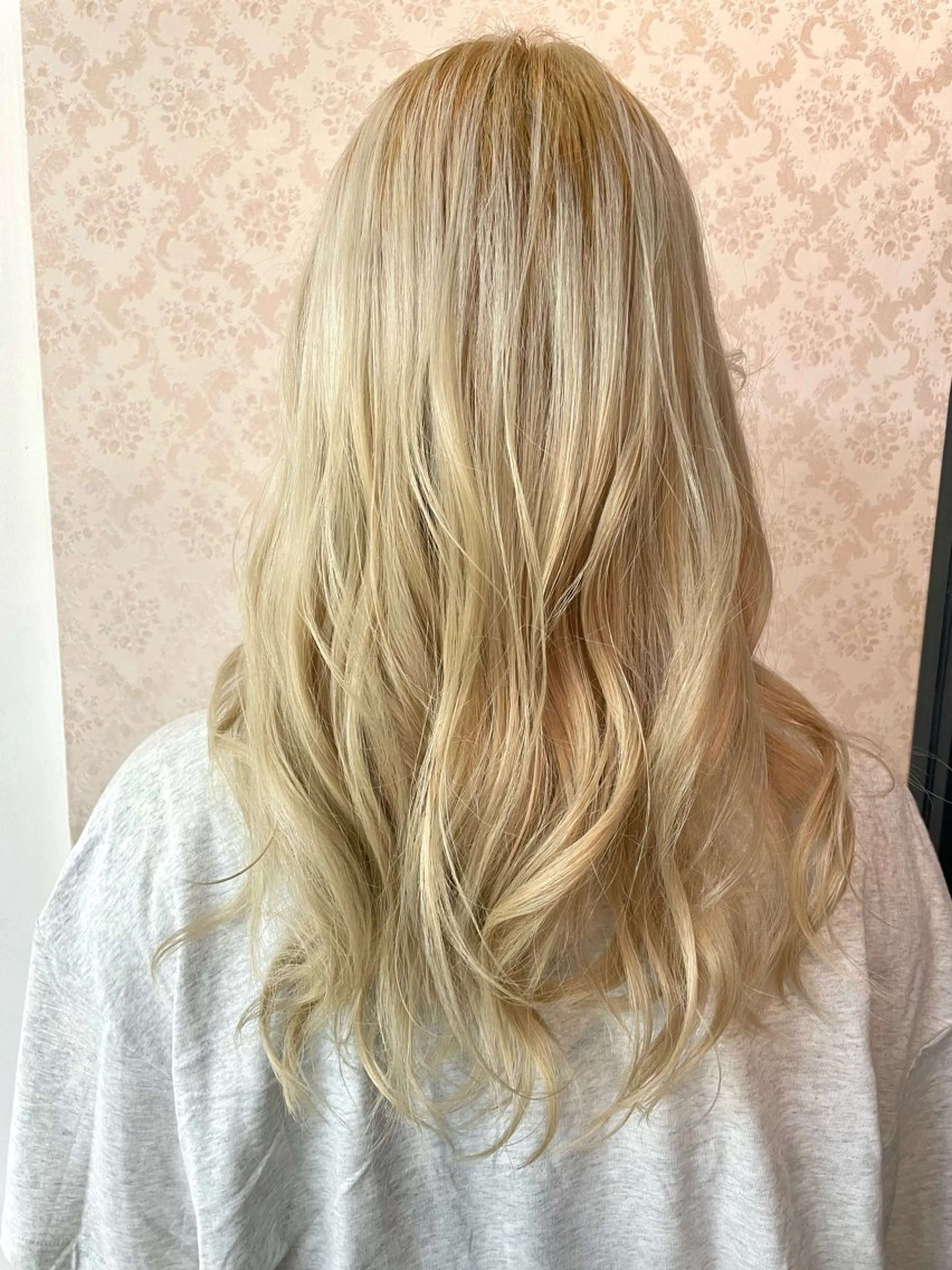 ロング カラー ヒヨシ ルナのヘアスタイル