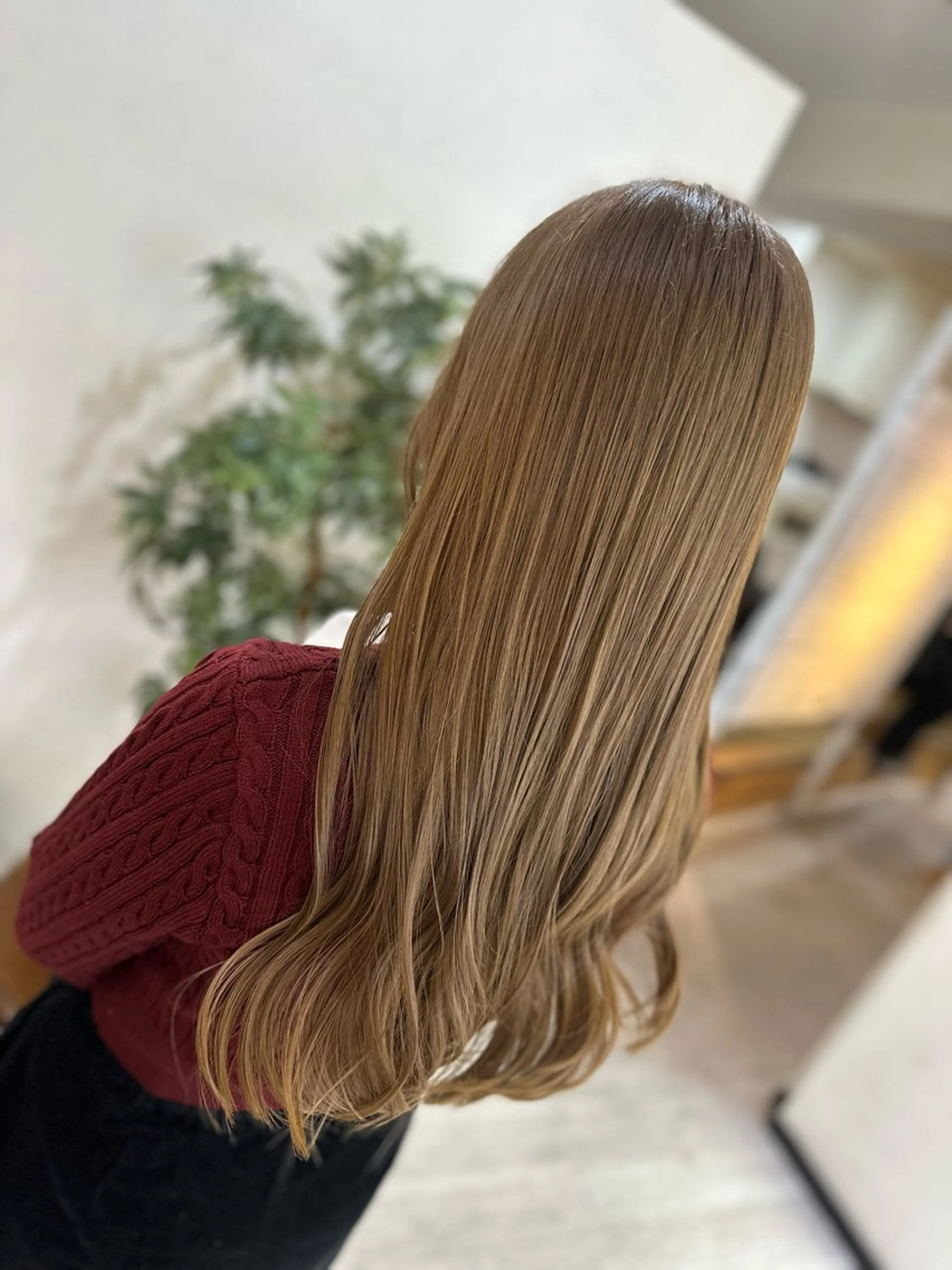 ロング カラー 大潮 梨奈のヘアスタイル