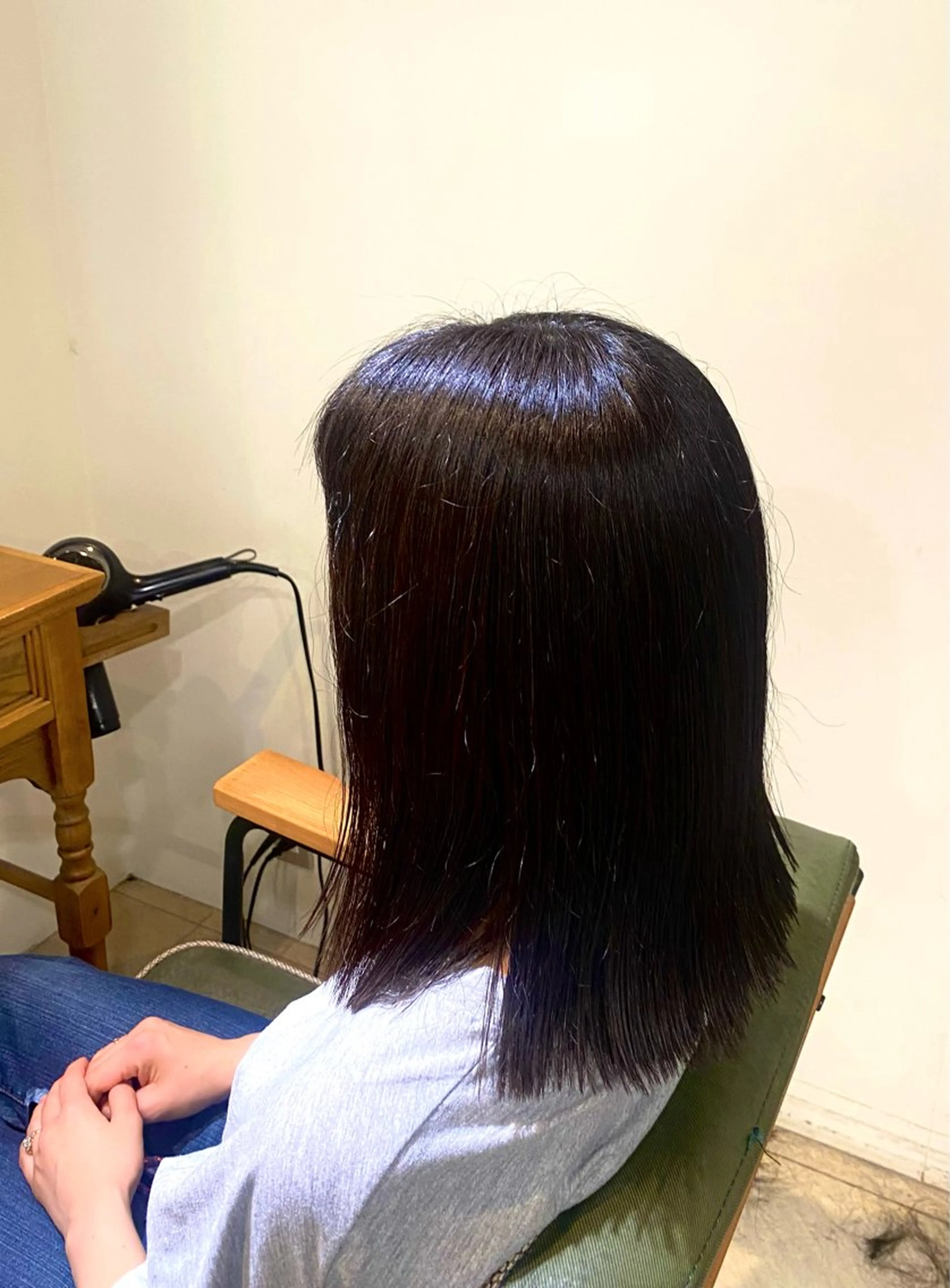 セミロング ボブ LiC えりのヘアスタイル