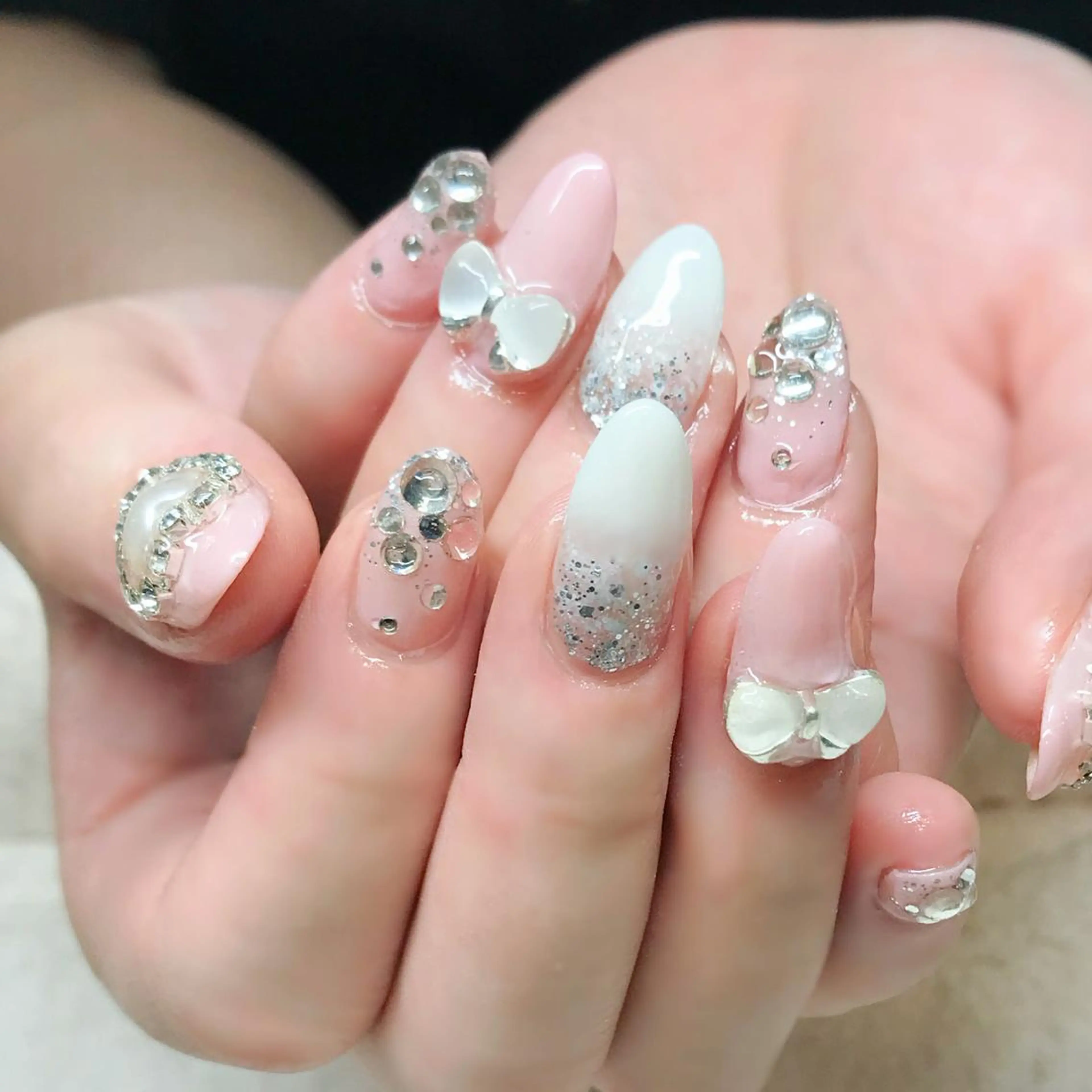 ネイル ジェルネイル キラキラネイル 韓国ネイル ワンホンネイル Nyanco Nailのネイルデザイン