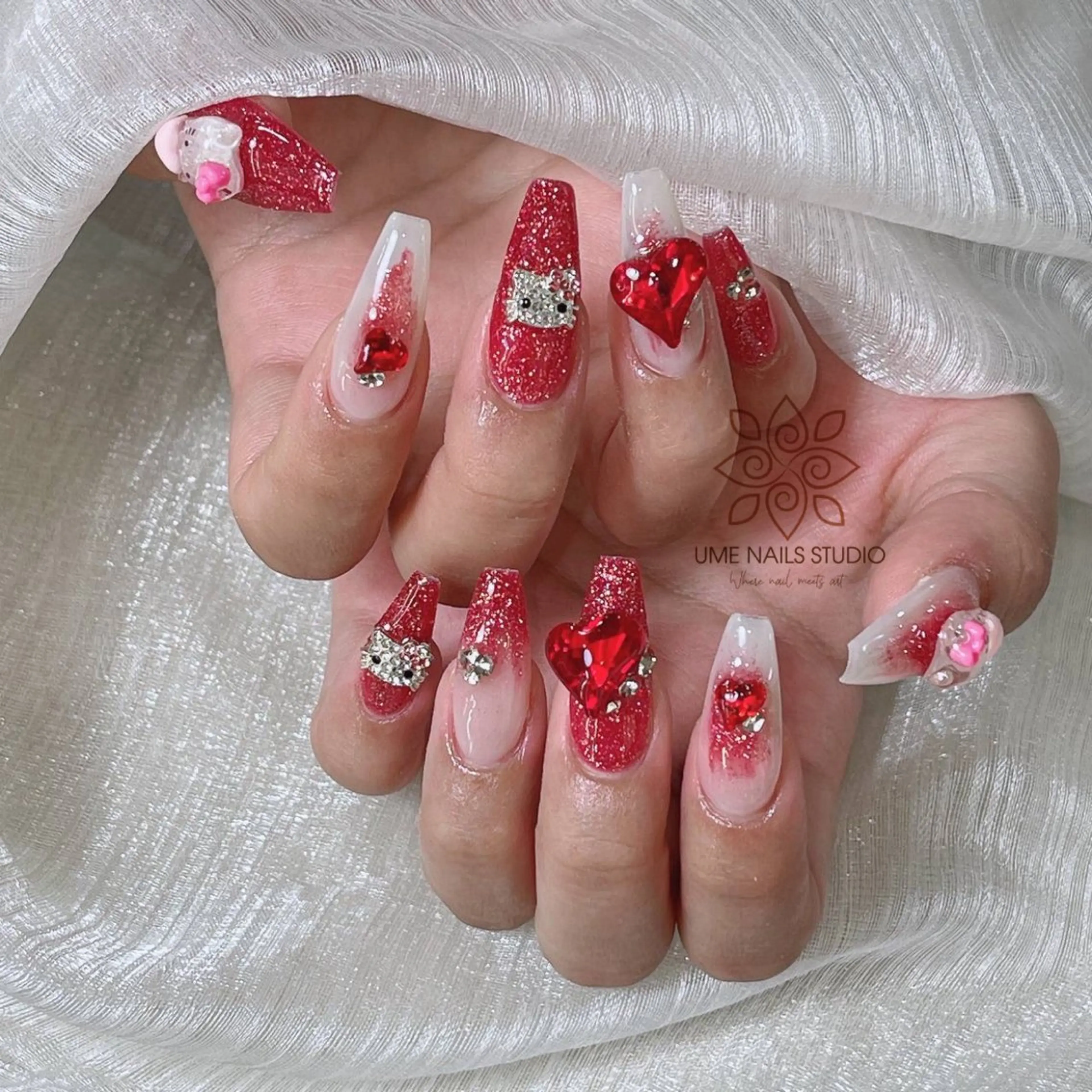 ネイル チークネイル クリアネイル ガーリー キラキラネイル 韓国ネイル Ume Nail Studioのネイルデザイン