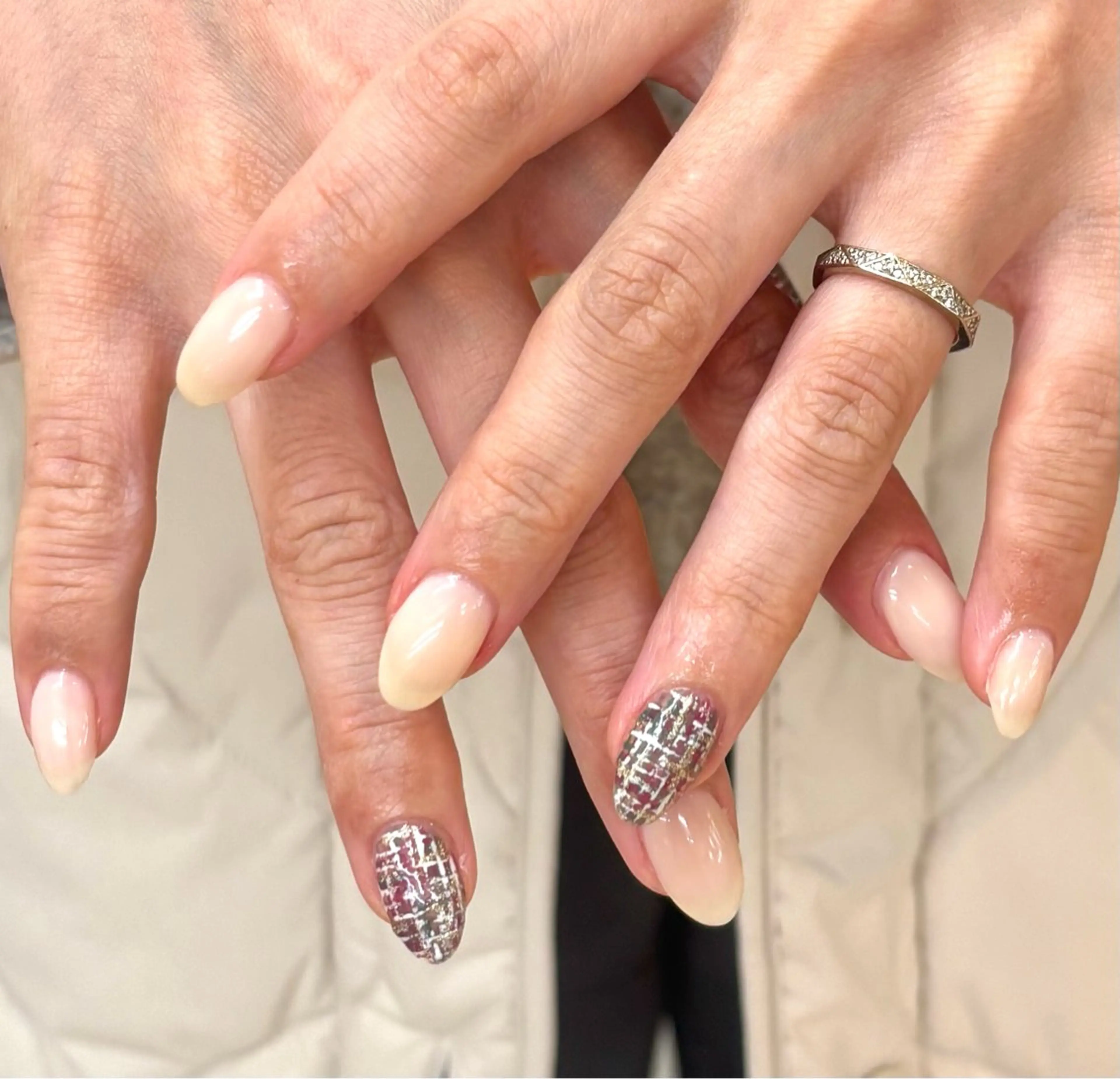 ネイル ツイードネイル 冬ネイル クリスマス DEE nail yumi.Iのネイルデザイン