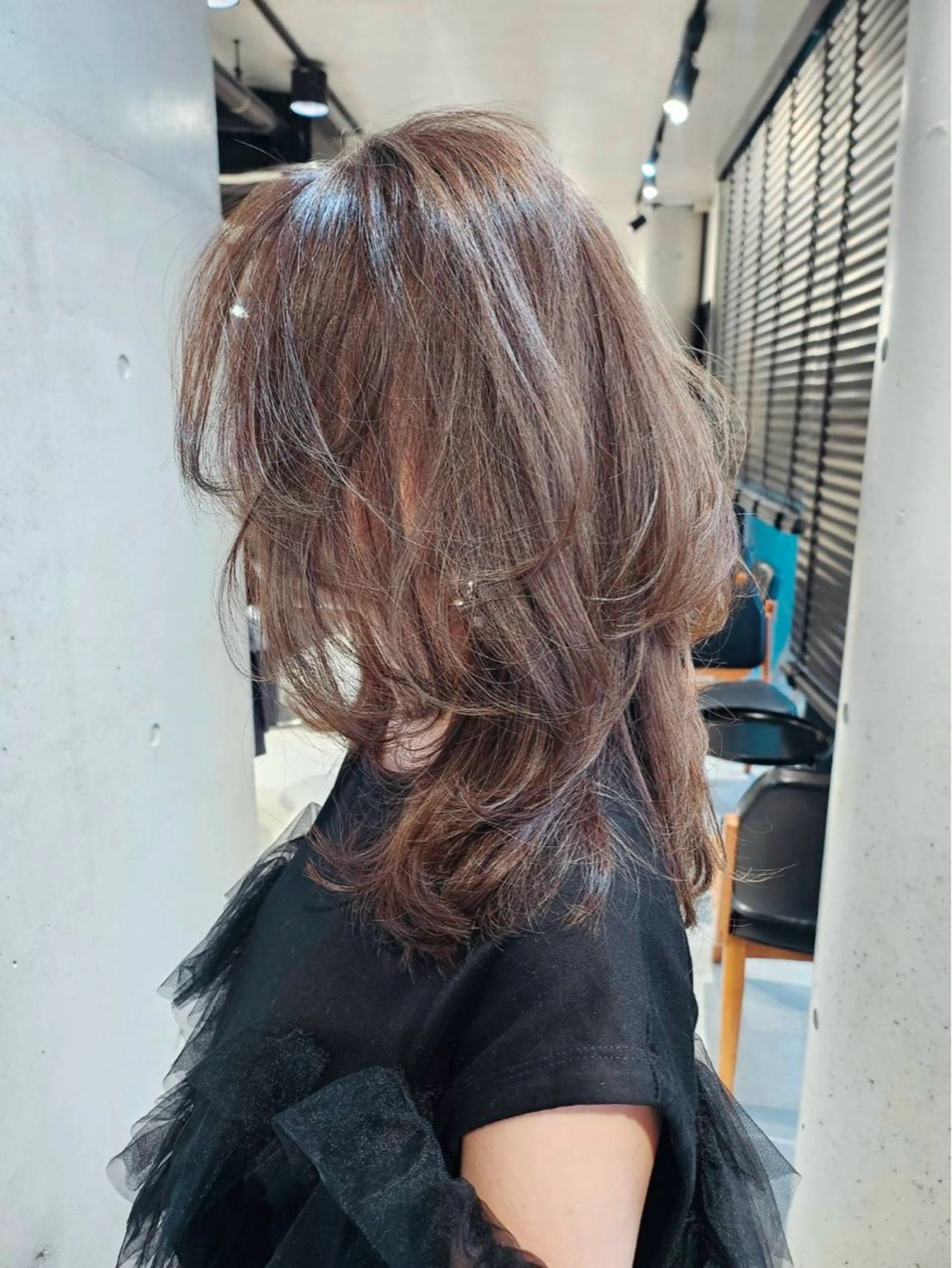 セミロング カラー 【銀座】艶髪/上品な カラー特化/涼/駅近のヘアスタイル