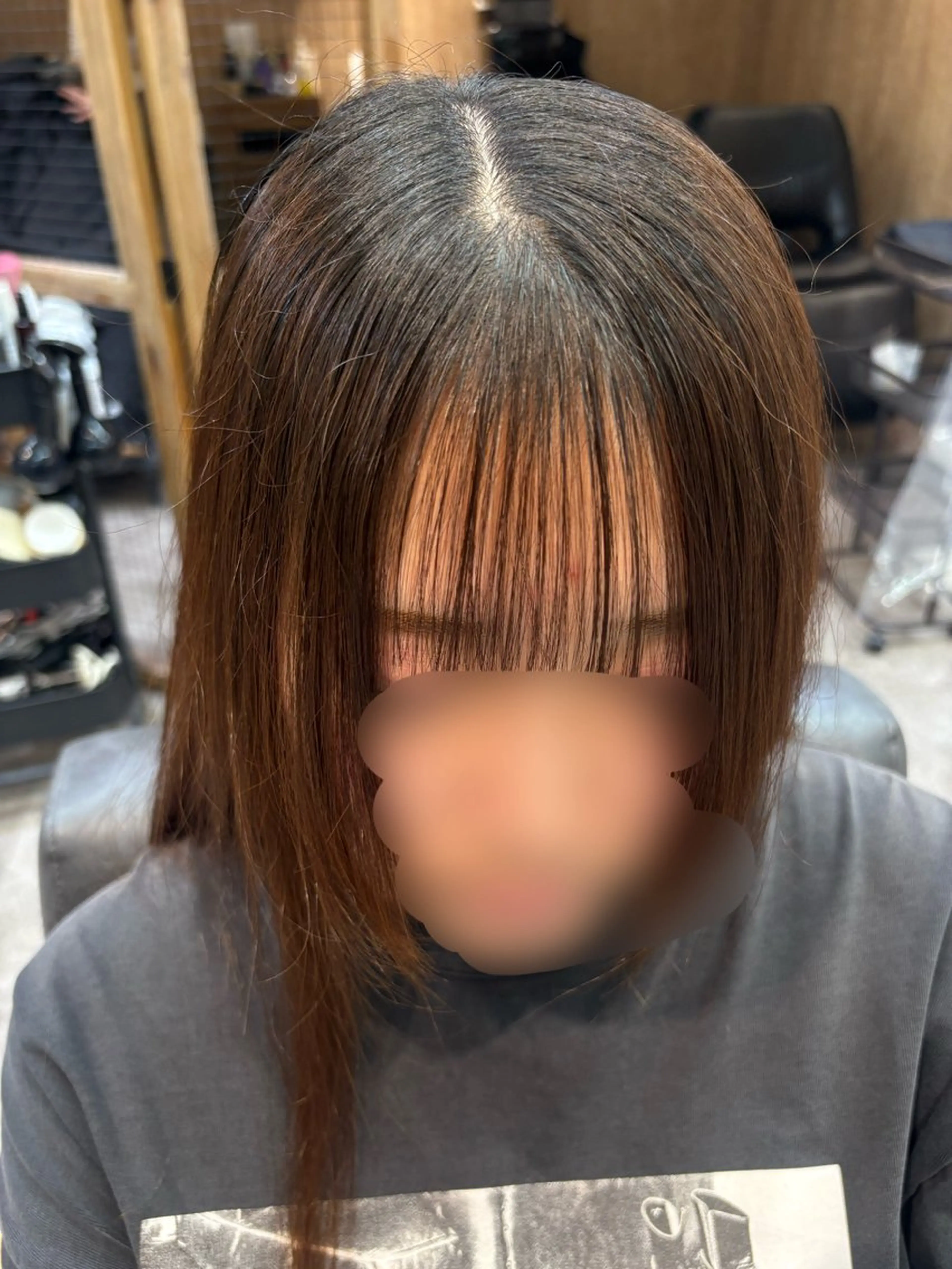 セミロング 縮毛矯正 向山 月雫のヘアスタイル