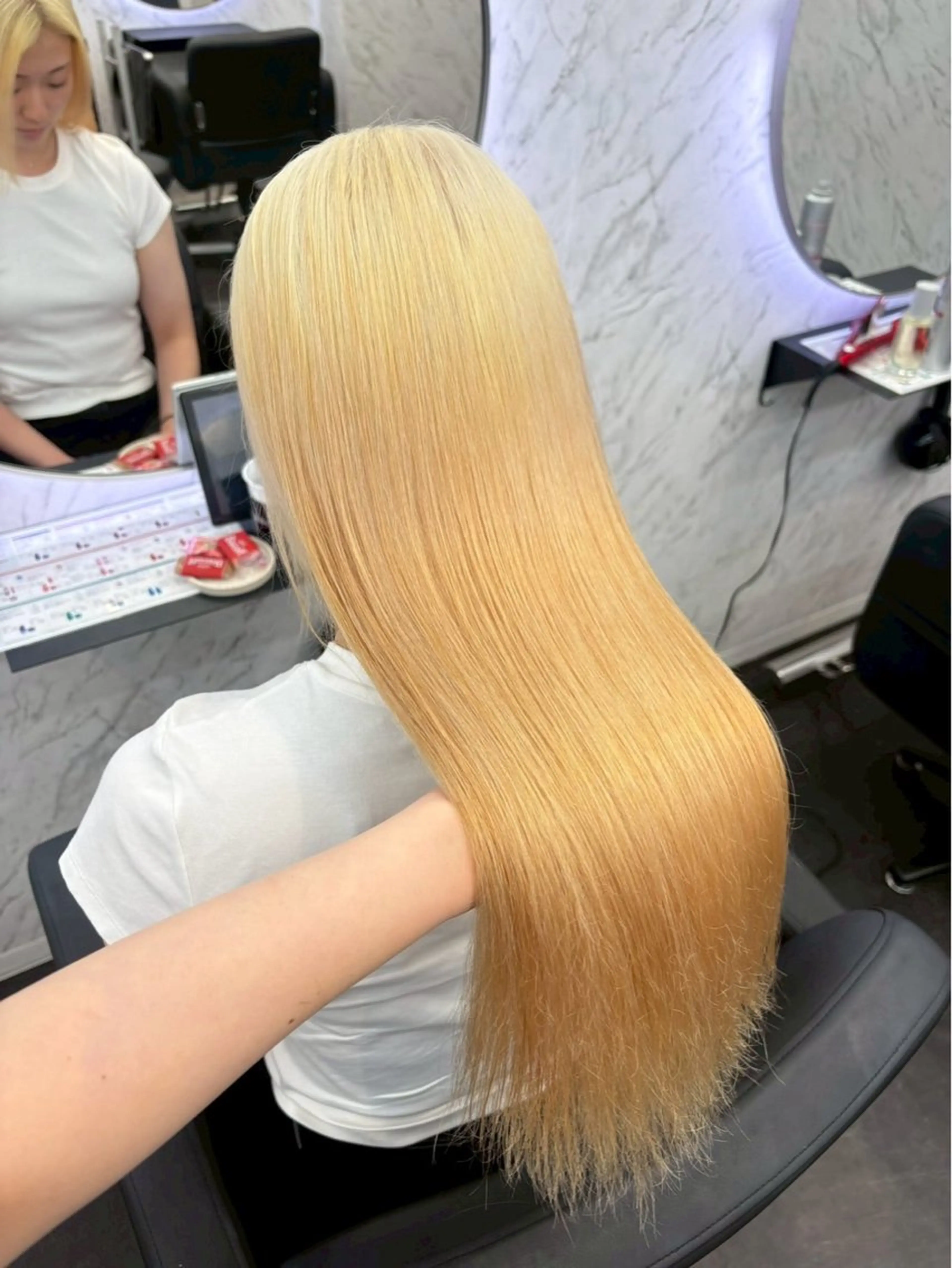 カラー ⋆✦ Leon カット¥1100のヘアスタイル