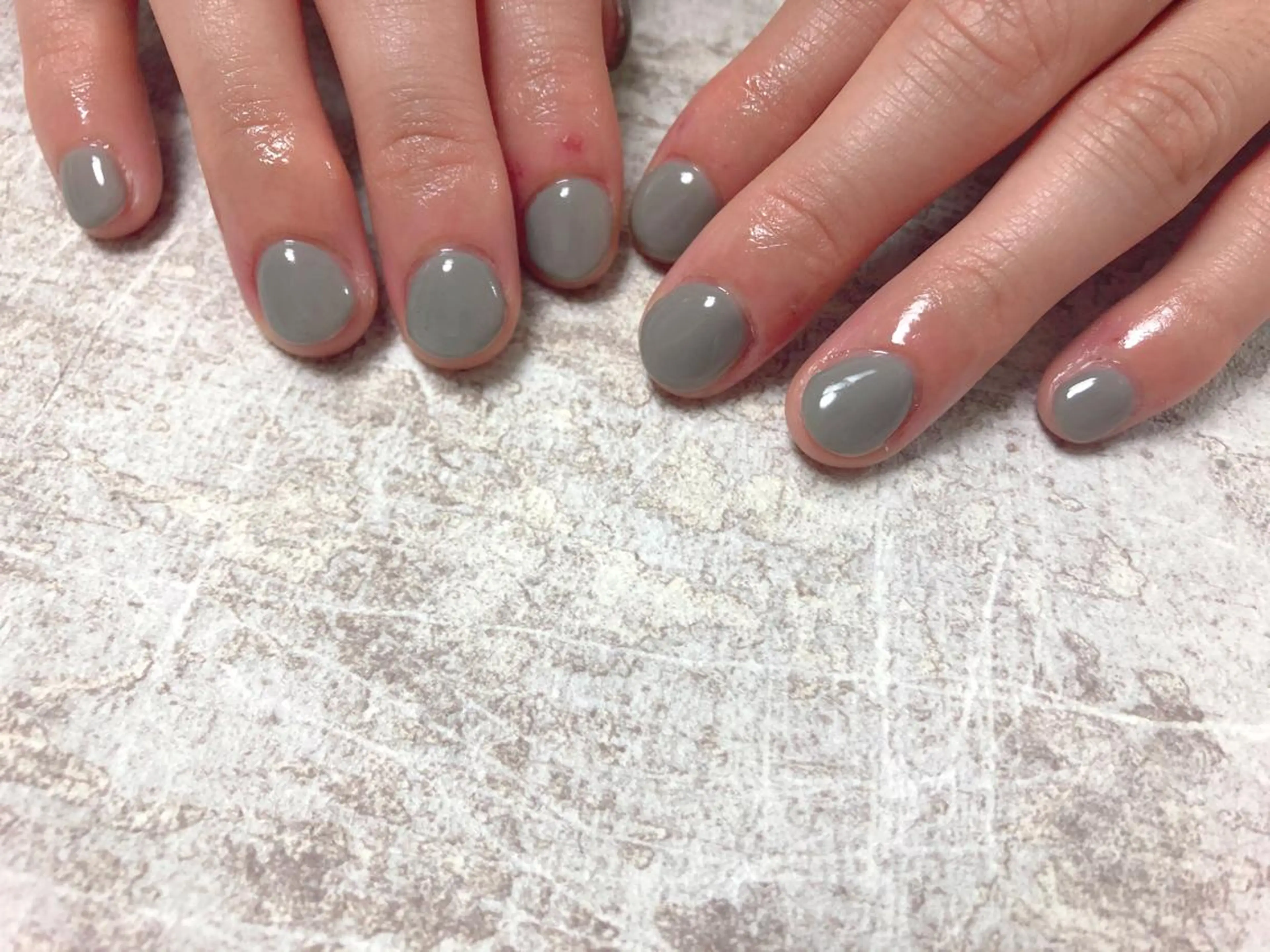 ネイル ワンカラーネイル ハンドネイル mogunail &blowのネイルデザイン