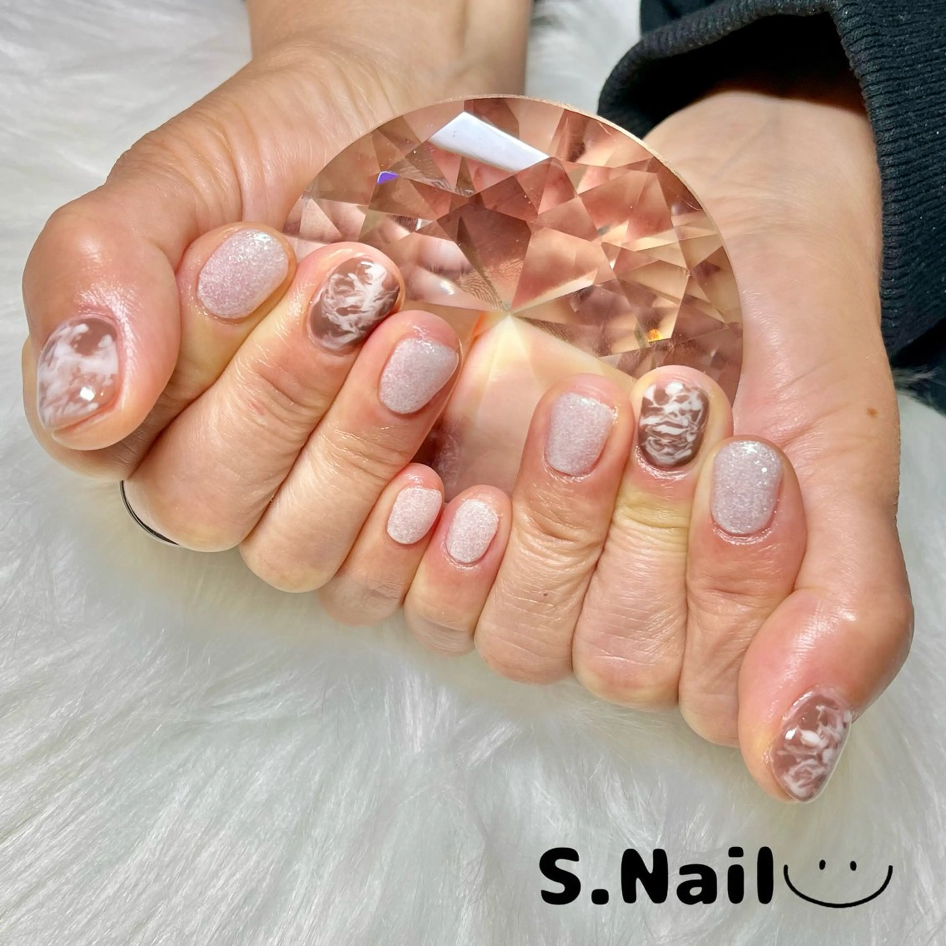 ネイル アートネイル ラメ(グリッター) ホワイト プライベートサロン/ S.Nailのネイルデザイン