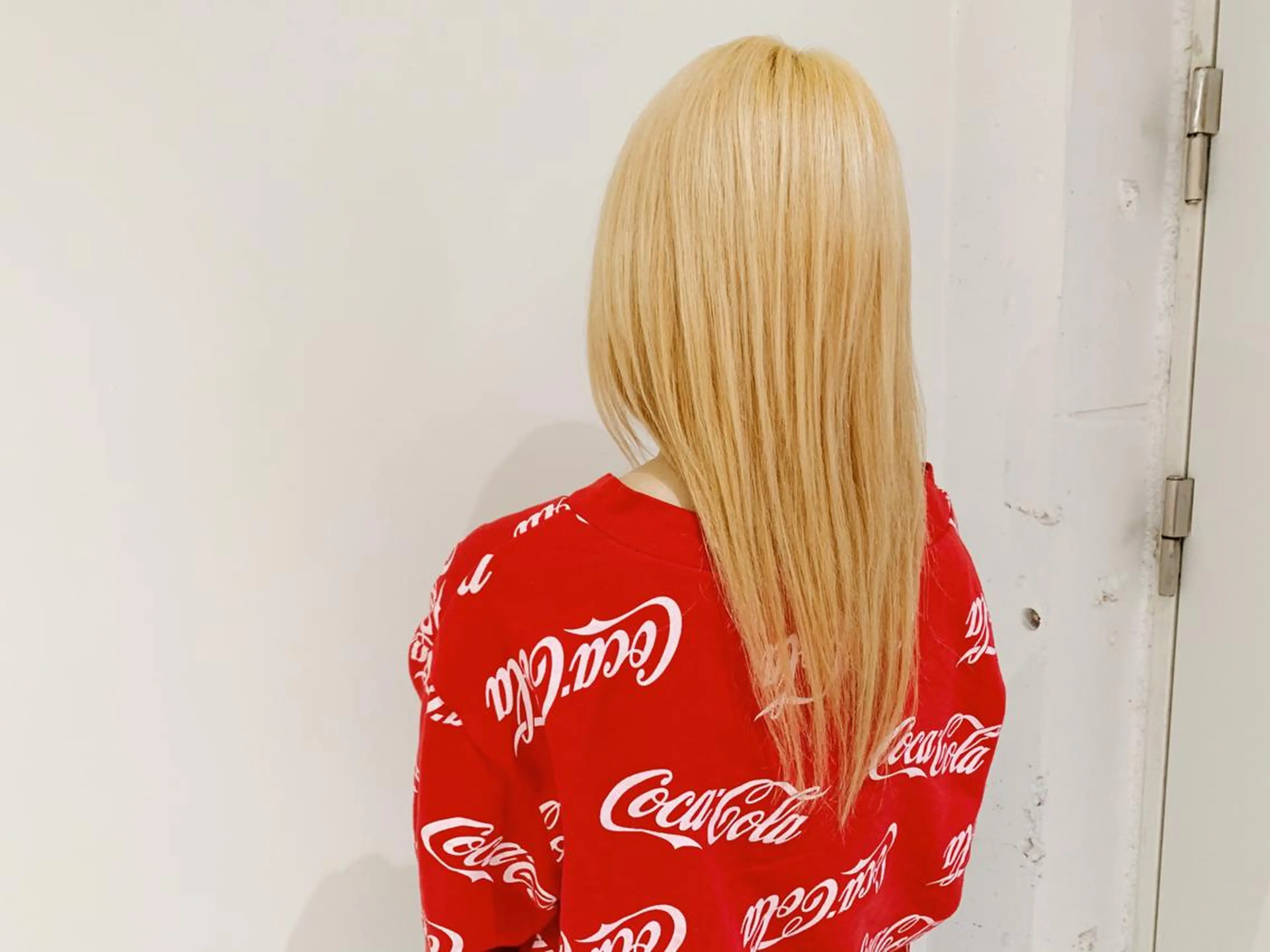 ミディアム カラー 抜きっぱなしブロンド ブロンド ヘアカラー トリートメント タカハシ ハヤトのヘアスタイル