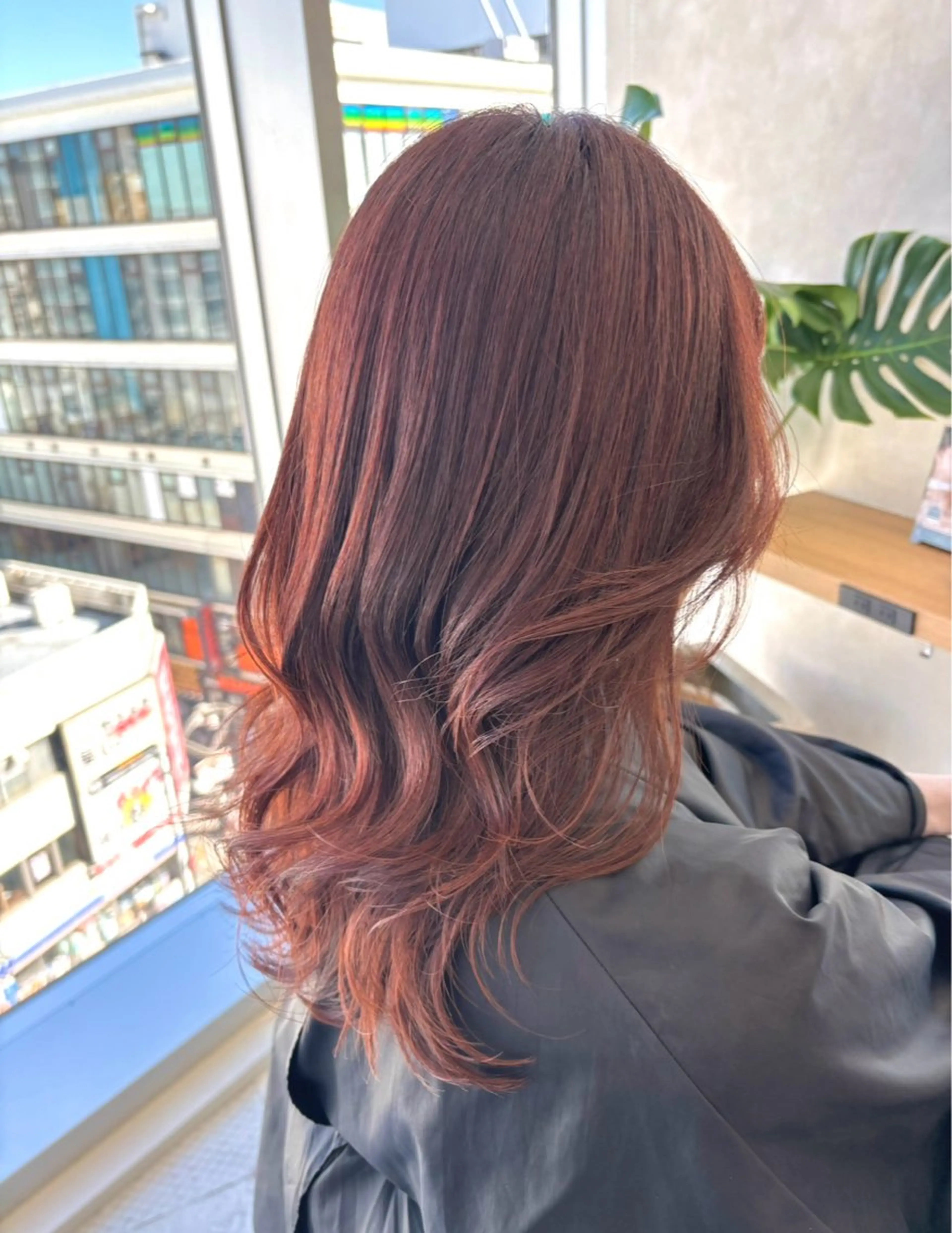 セミロング カラー トリートメント ブリーチなしカラー/ 暖色カラー/艶カラーのヘアスタイル