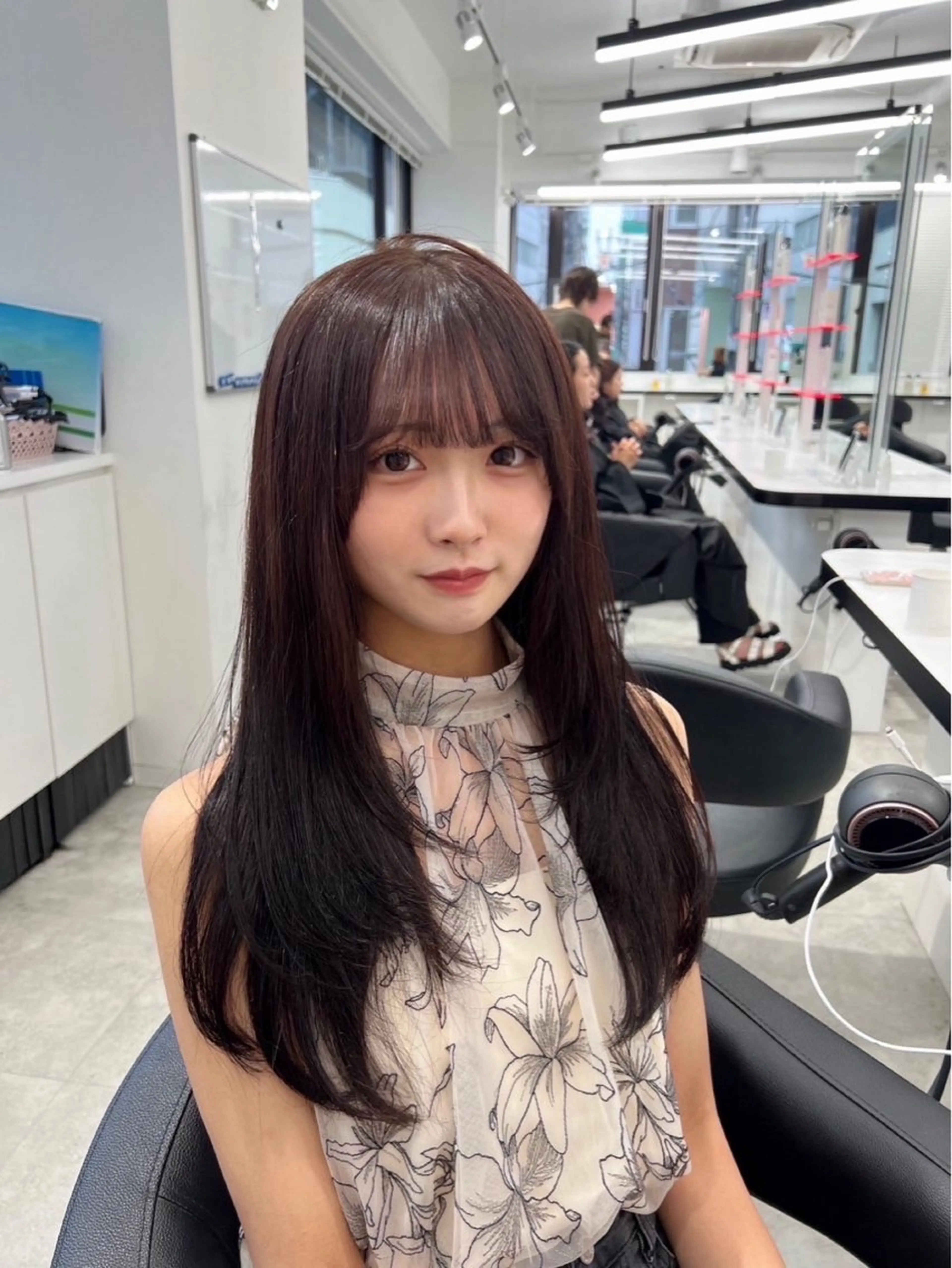 セミロング レイヤーカット／ ハイトーン/Moeのヘアスタイル